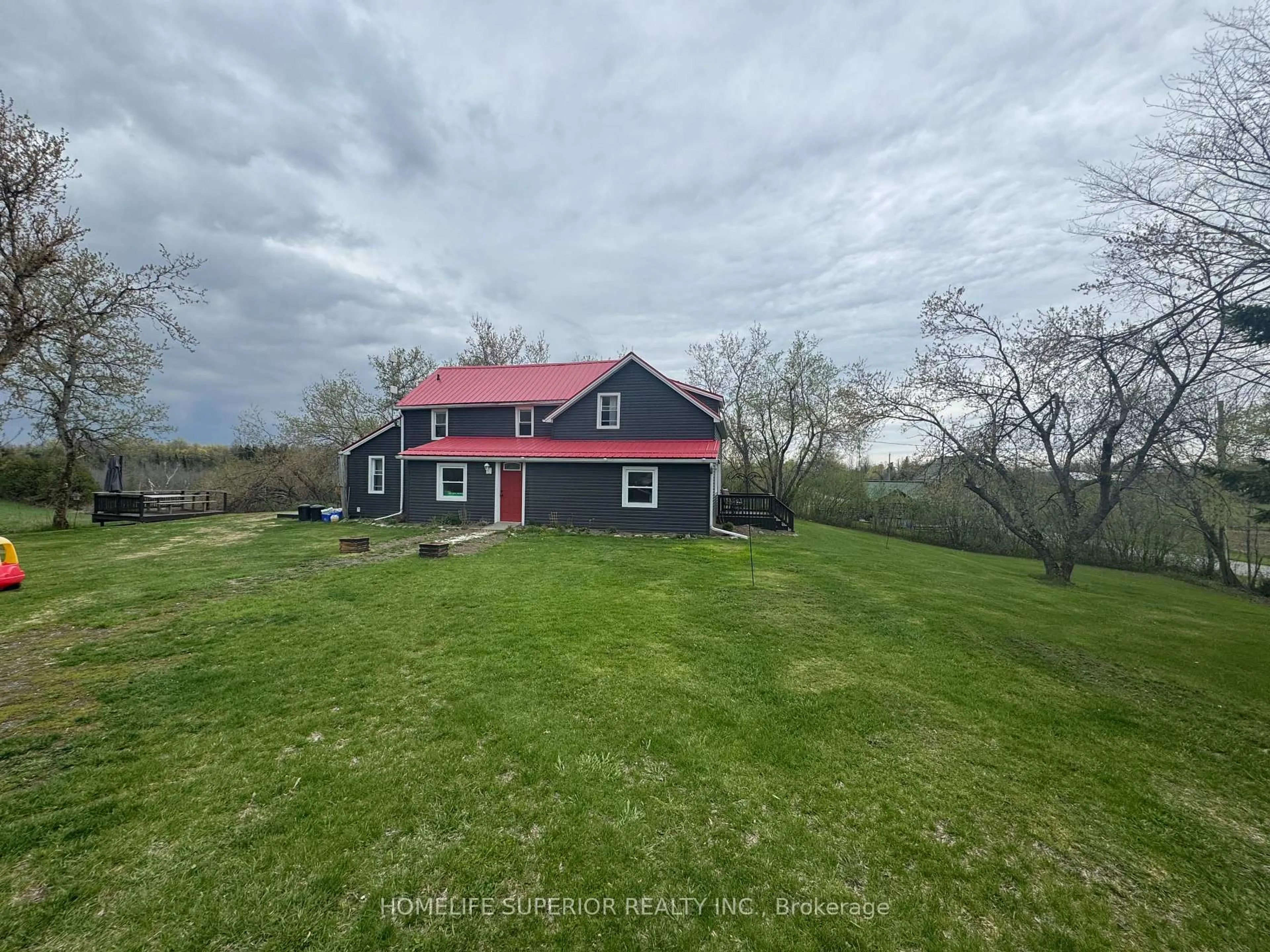 A pic from outside/outdoor area/front of a property/back of a property/a pic from drone, unknown for 1029 St. Marks Rd, Limoges Ontario K0K 2M0
