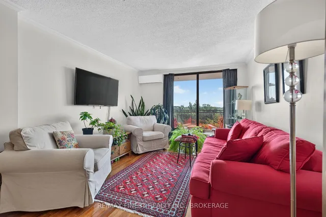 120 Barrett Crt #607, Kingston 4