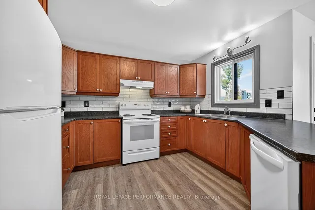 107 Lorne St, Smiths Falls 5