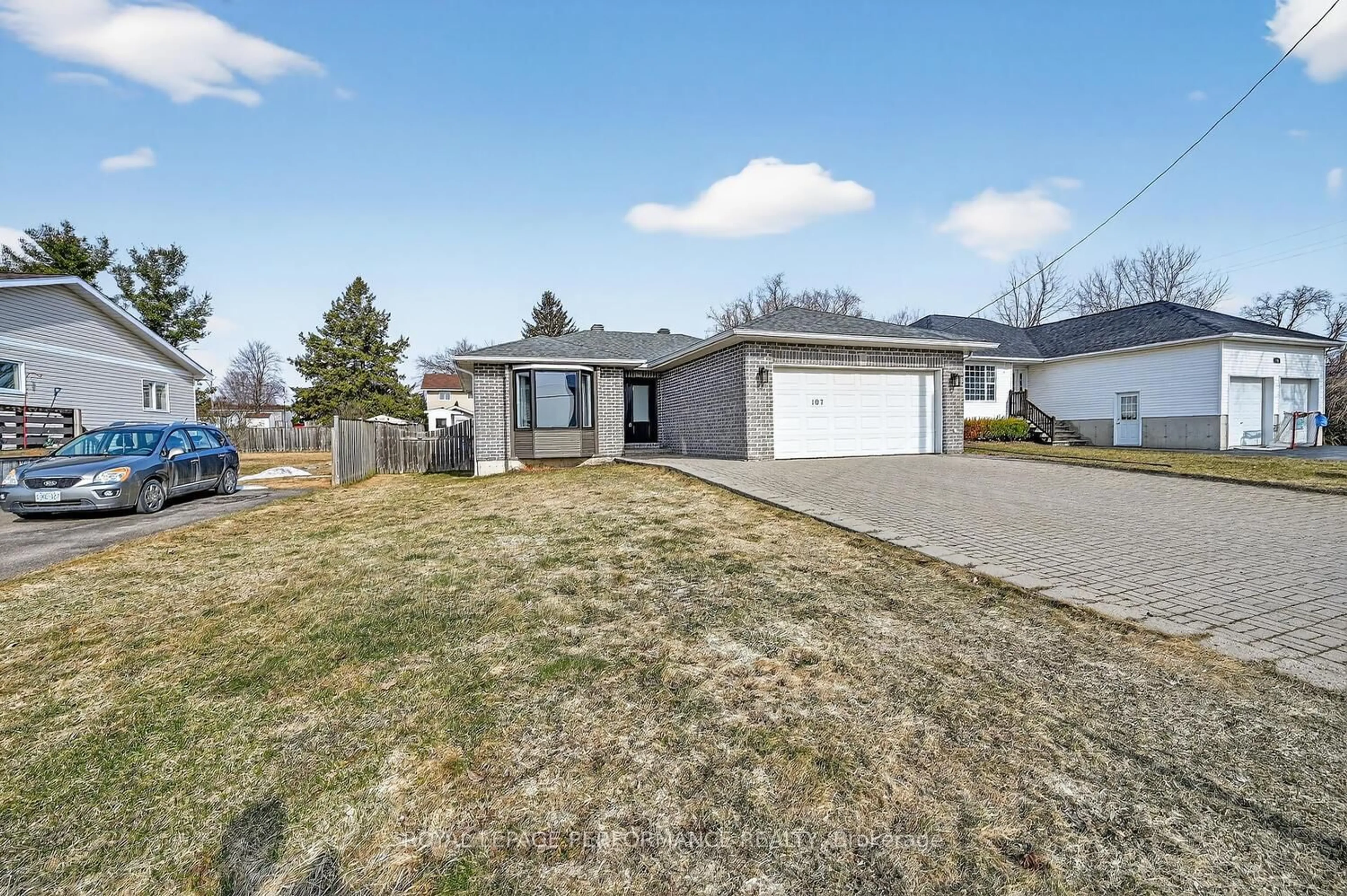 Unknown for 107 Lorne St, Smiths Falls Ontario K7A 3L1