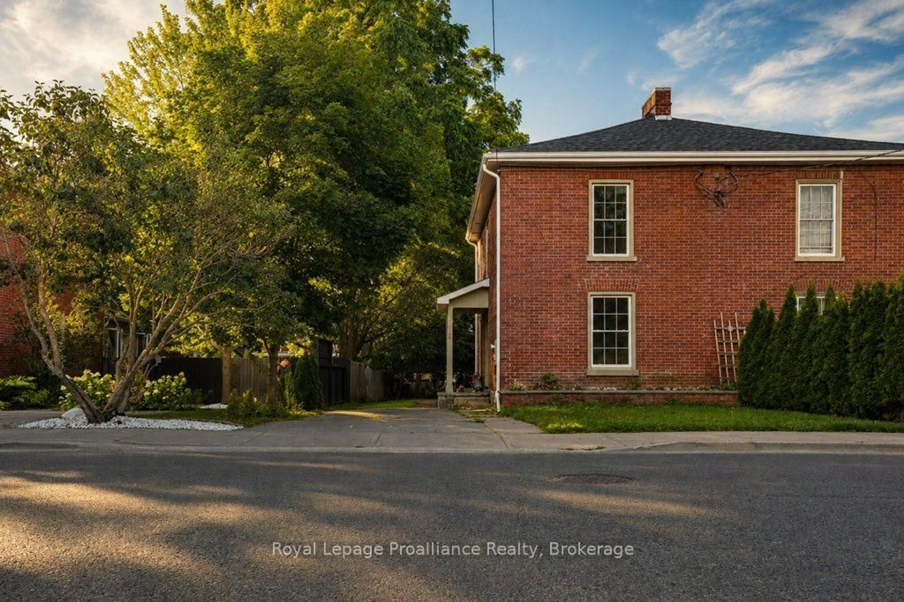 Home with brick exterior material, street for 275 Charles St, Belleville Ontario K8N 3M7