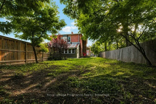 275 Charles St, Belleville 5