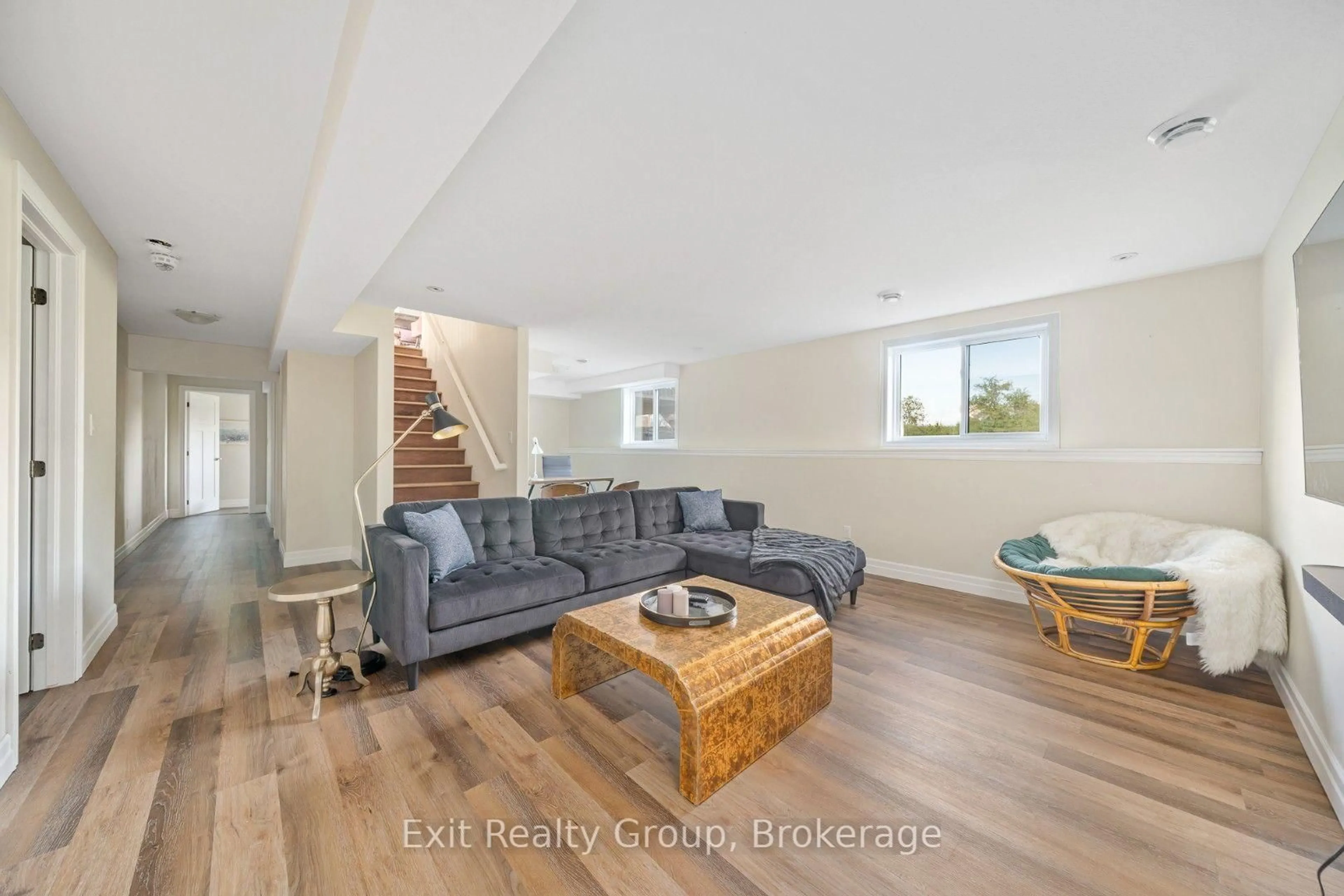 Living room with furniture, unknown for 20858 Loyalist Pkwy, Prince Edward County Ontario K0K 1L0