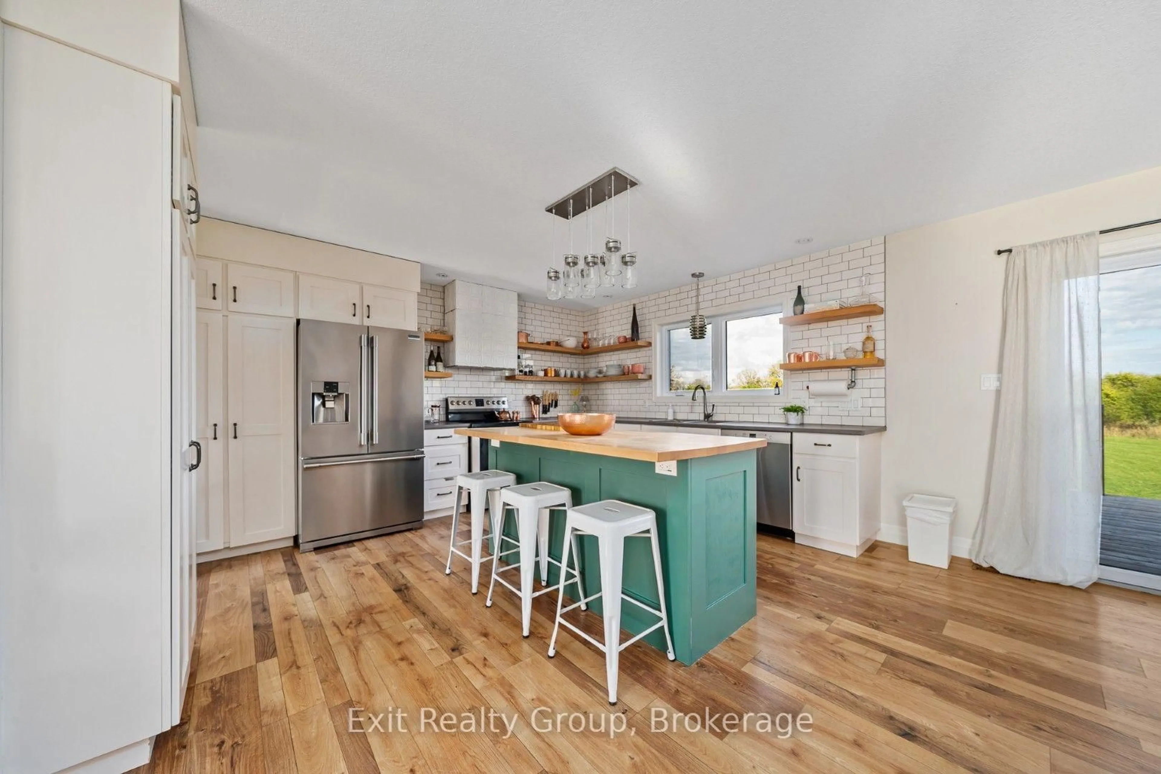 Open concept kitchen, unknown for 20858 Loyalist Pkwy, Prince Edward County Ontario K0K 1L0