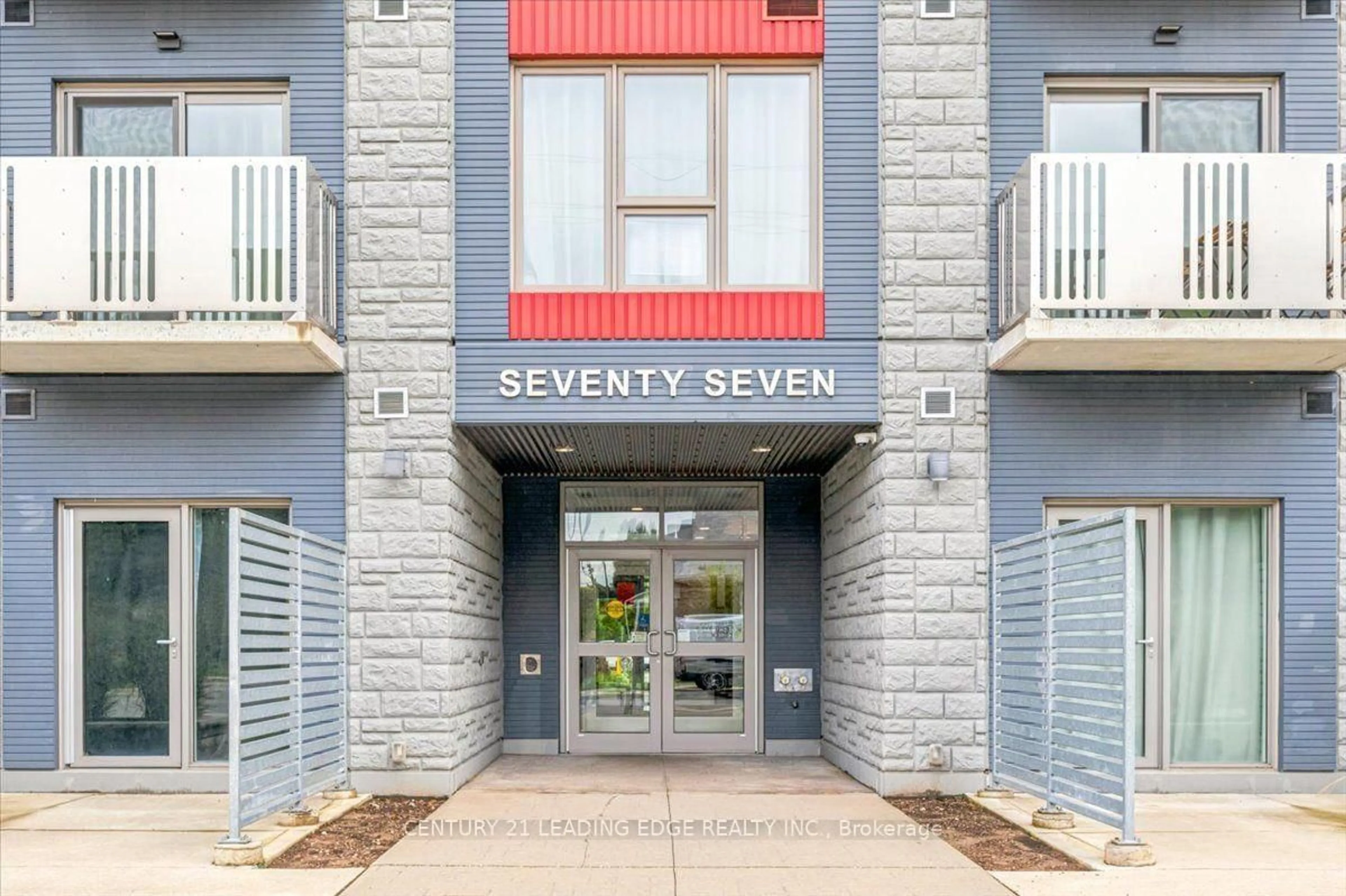 Indoor foyer for 77 Leland St #214, Hamilton Ontario L8S 3A1