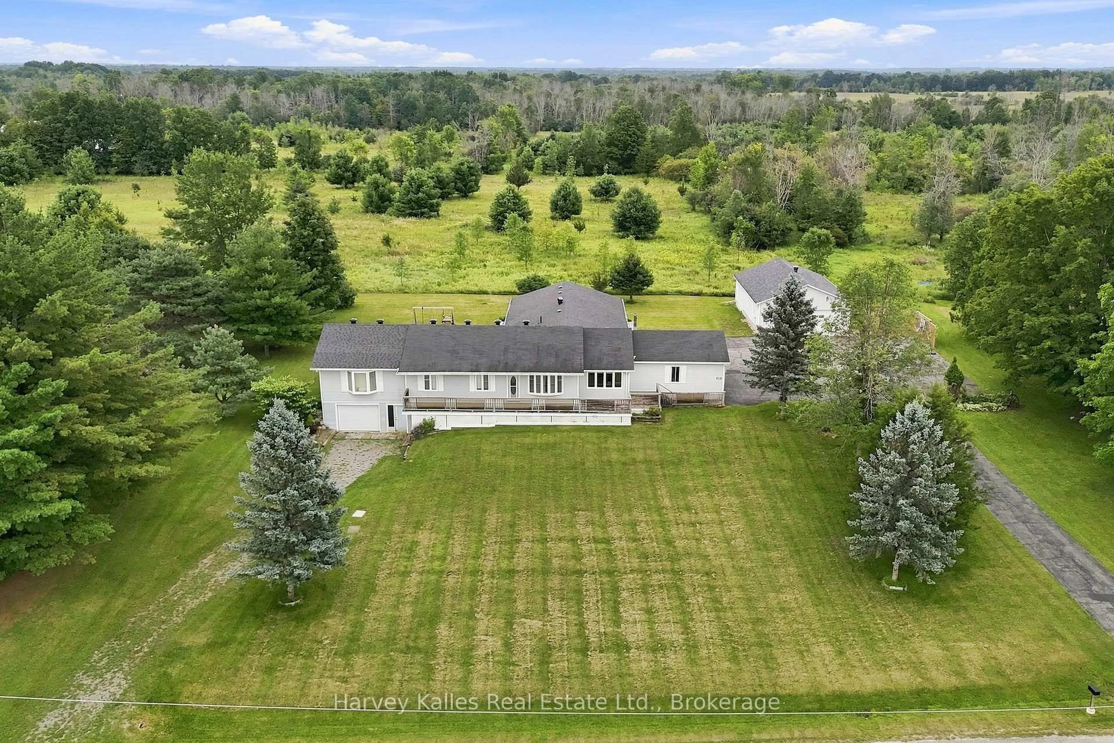 A pic from outside/outdoor area/front of a property/back of a property/a pic from drone, unknown for 56 GOLF COURSE RD Rd, Rideau Lakes Ontario K0G 1X0