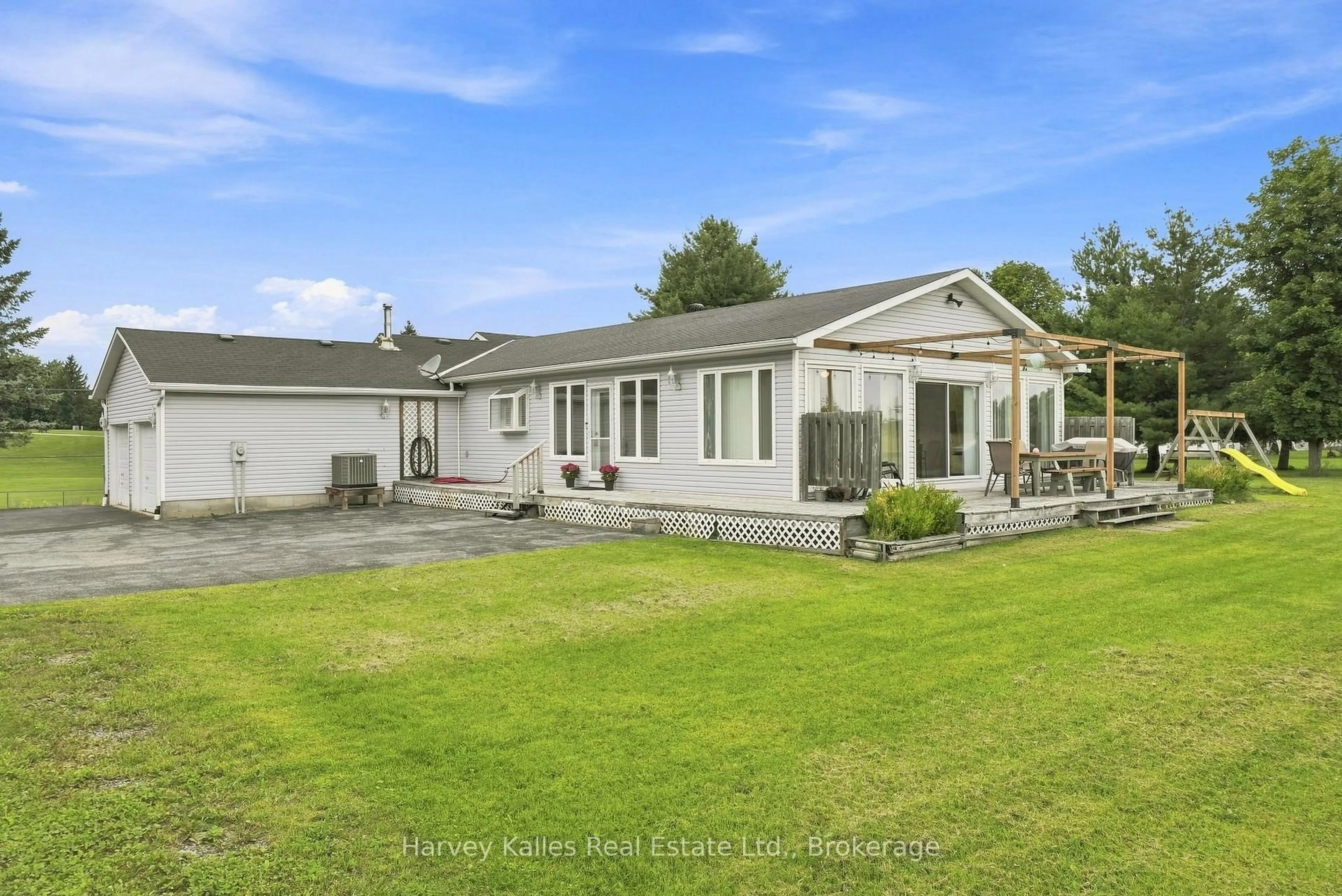 A pic from outside/outdoor area/front of a property/back of a property/a pic from drone, unknown for 56 GOLF COURSE RD Rd, Rideau Lakes Ontario K0G 1X0