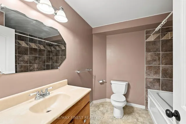 416 Sheila Crt, Kingston 2
