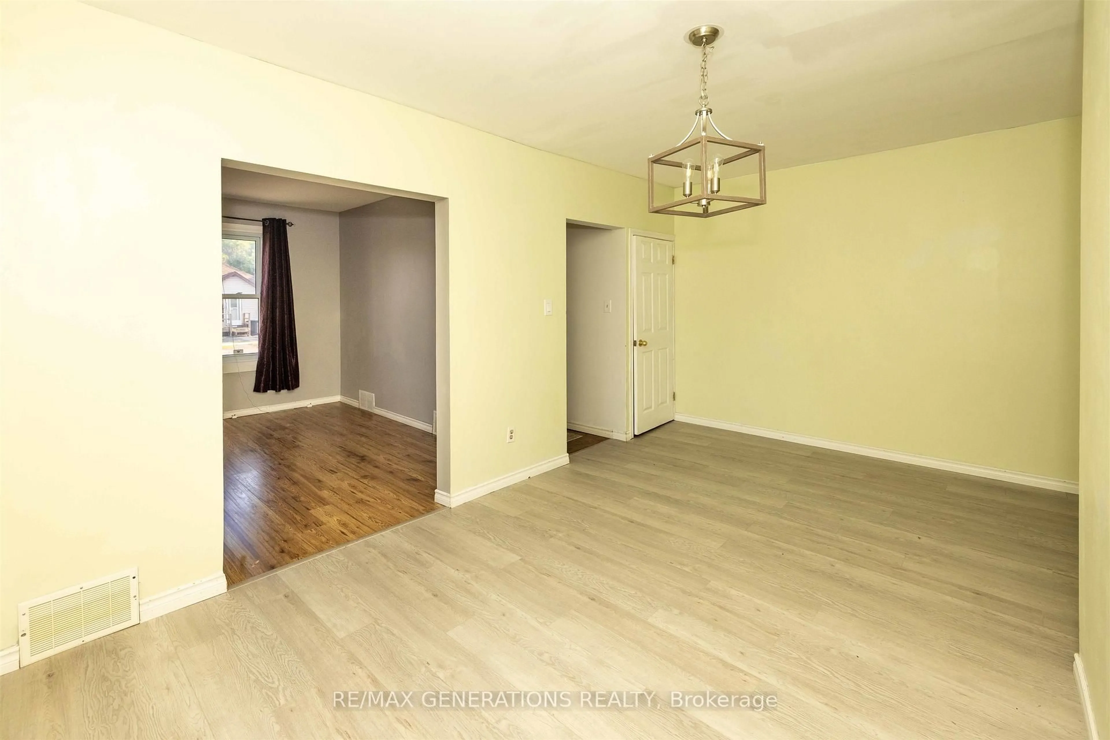 A pic of a room for 201 Cumming St, Thunder Bay Ontario P7C 1N8
