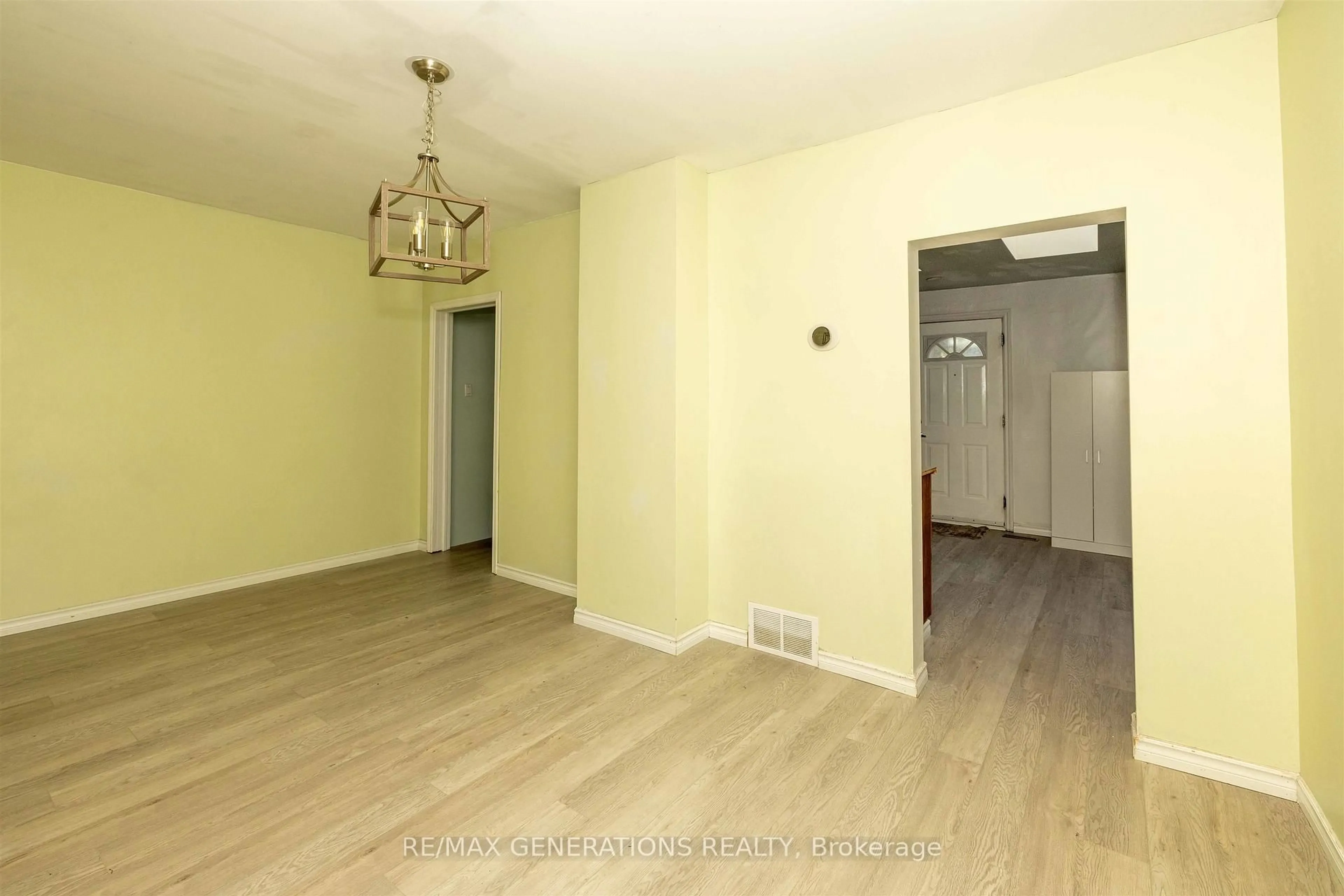 A pic of a room for 201 Cumming St, Thunder Bay Ontario P7C 1N8