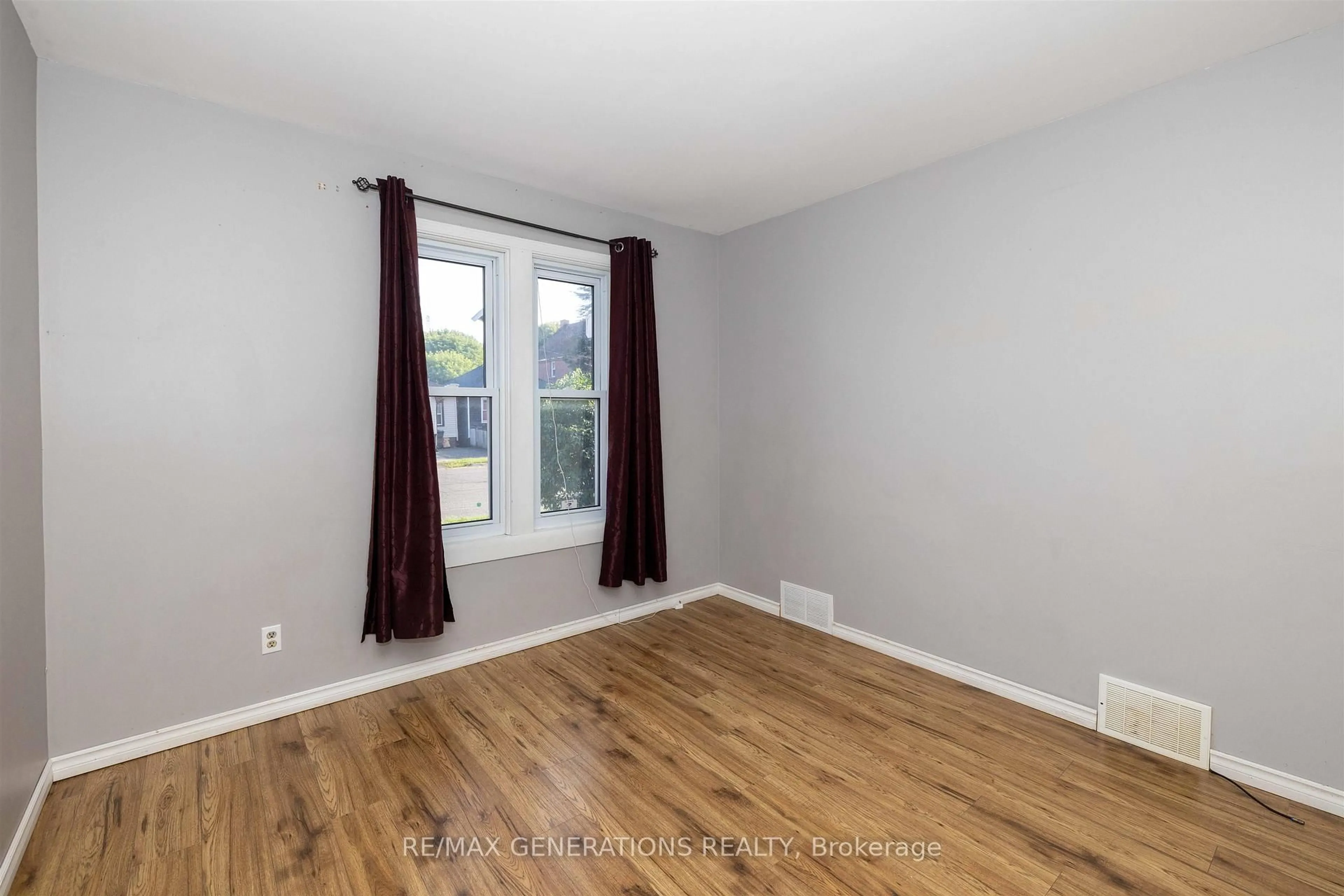 A pic of a room for 201 Cumming St, Thunder Bay Ontario P7C 1N8