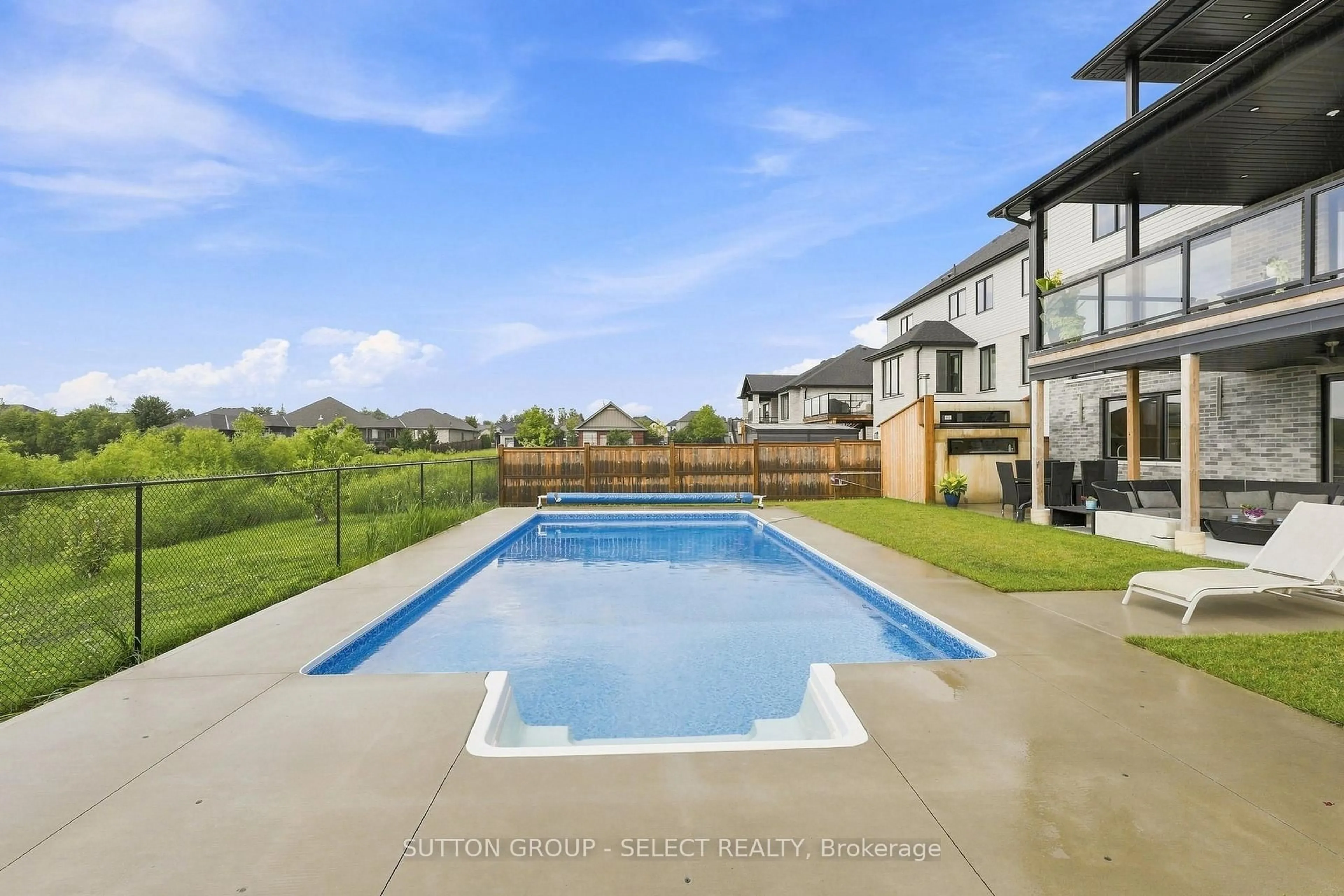 Pool for 17 Arrowwood Path, Middlesex Centre Ontario N0M 2A0