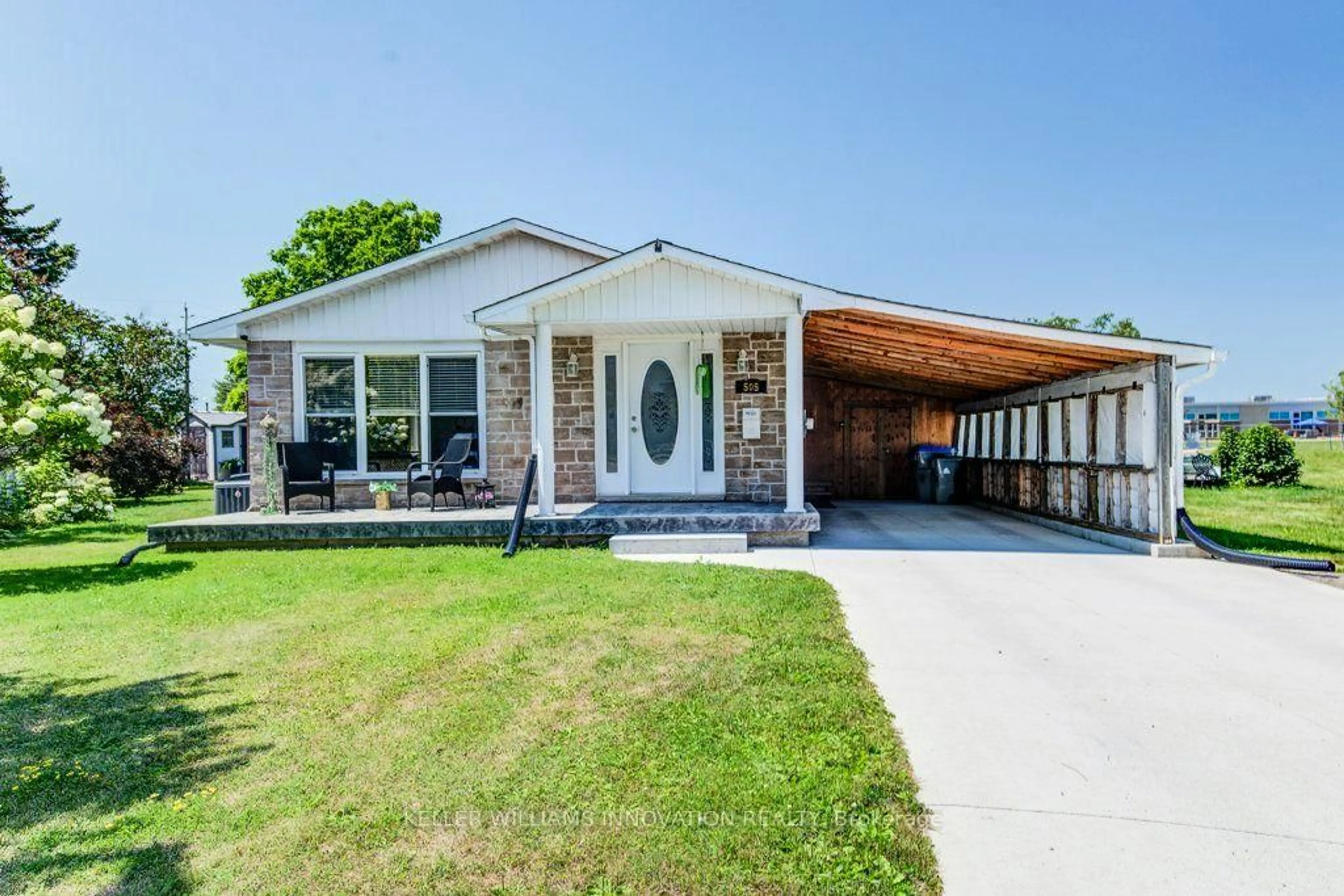 Home with vinyl exterior material, unknown for 505 Briarwood Ave, North Perth Ontario N4W 3P9