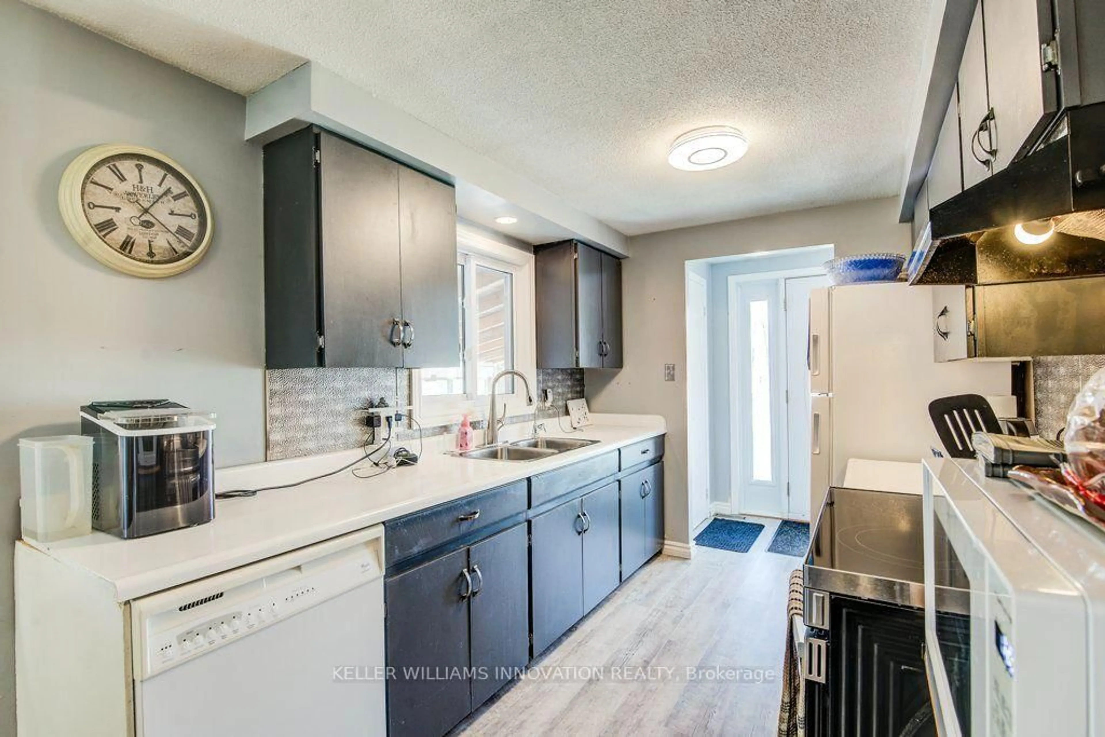 Open concept kitchen, ceramic/tile floor for 505 Briarwood Ave, North Perth Ontario N4W 3P9