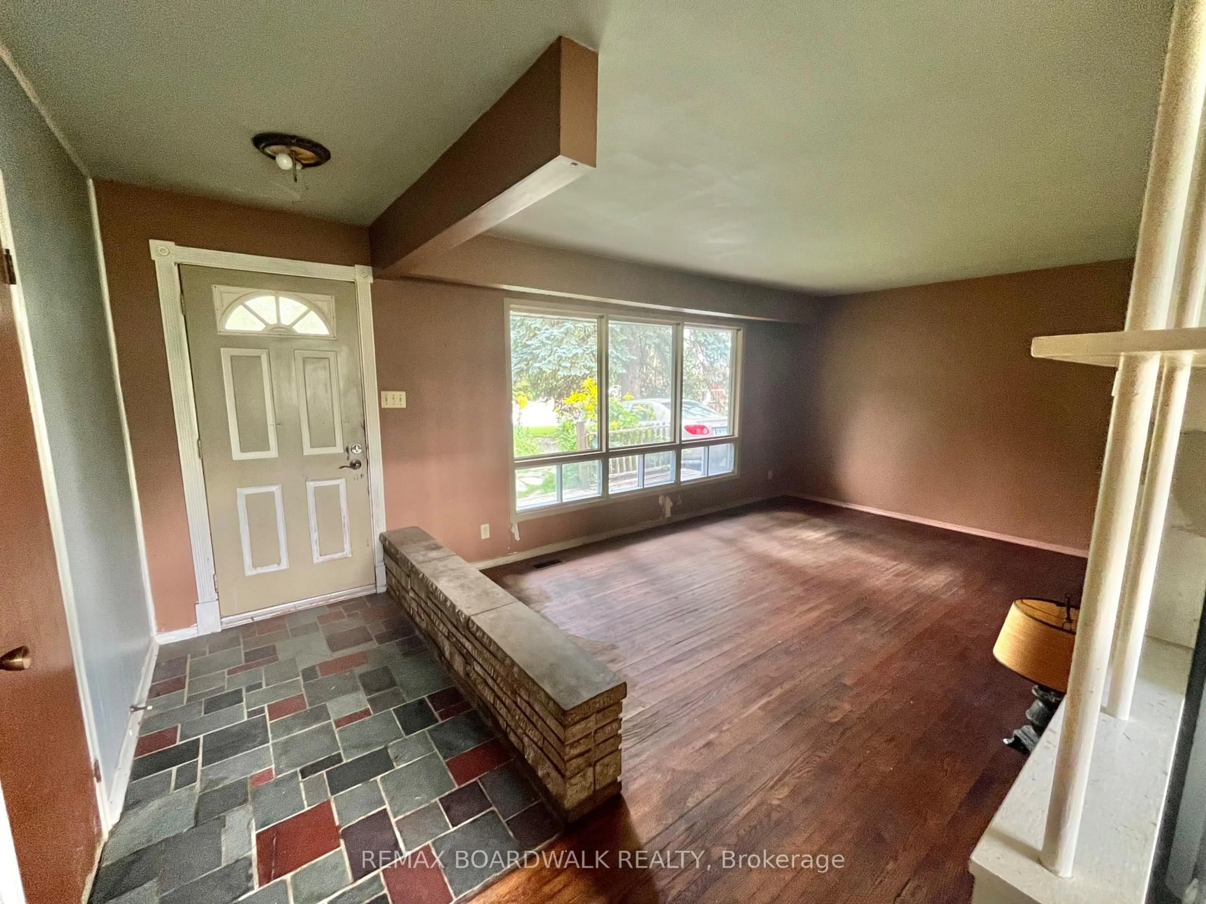 Unknown for 1363 Duford Dr, Ottawa Ontario K1E 1E3