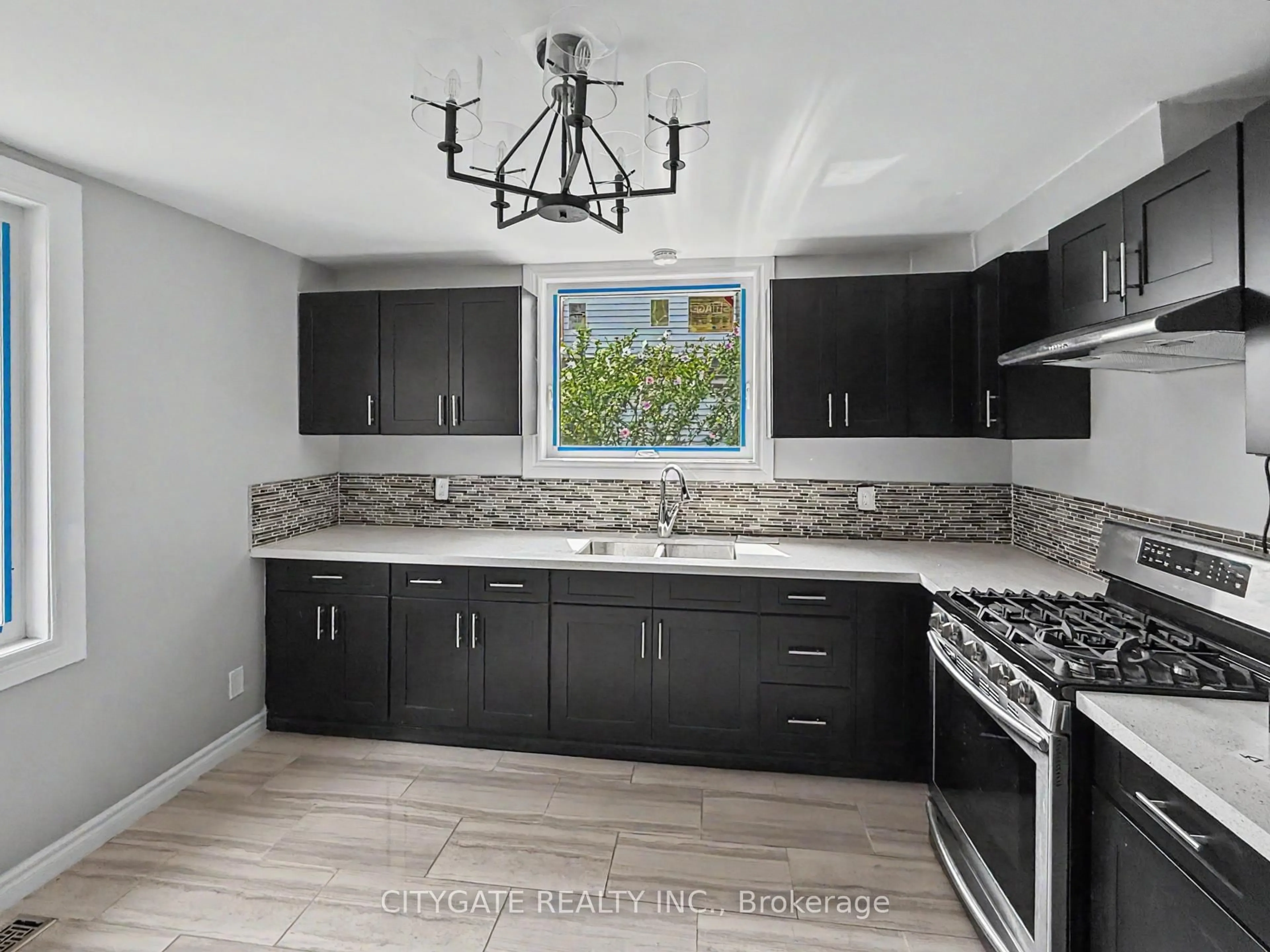 Unknown for 687 Upper James St, Hamilton Ontario L9C 2Z4