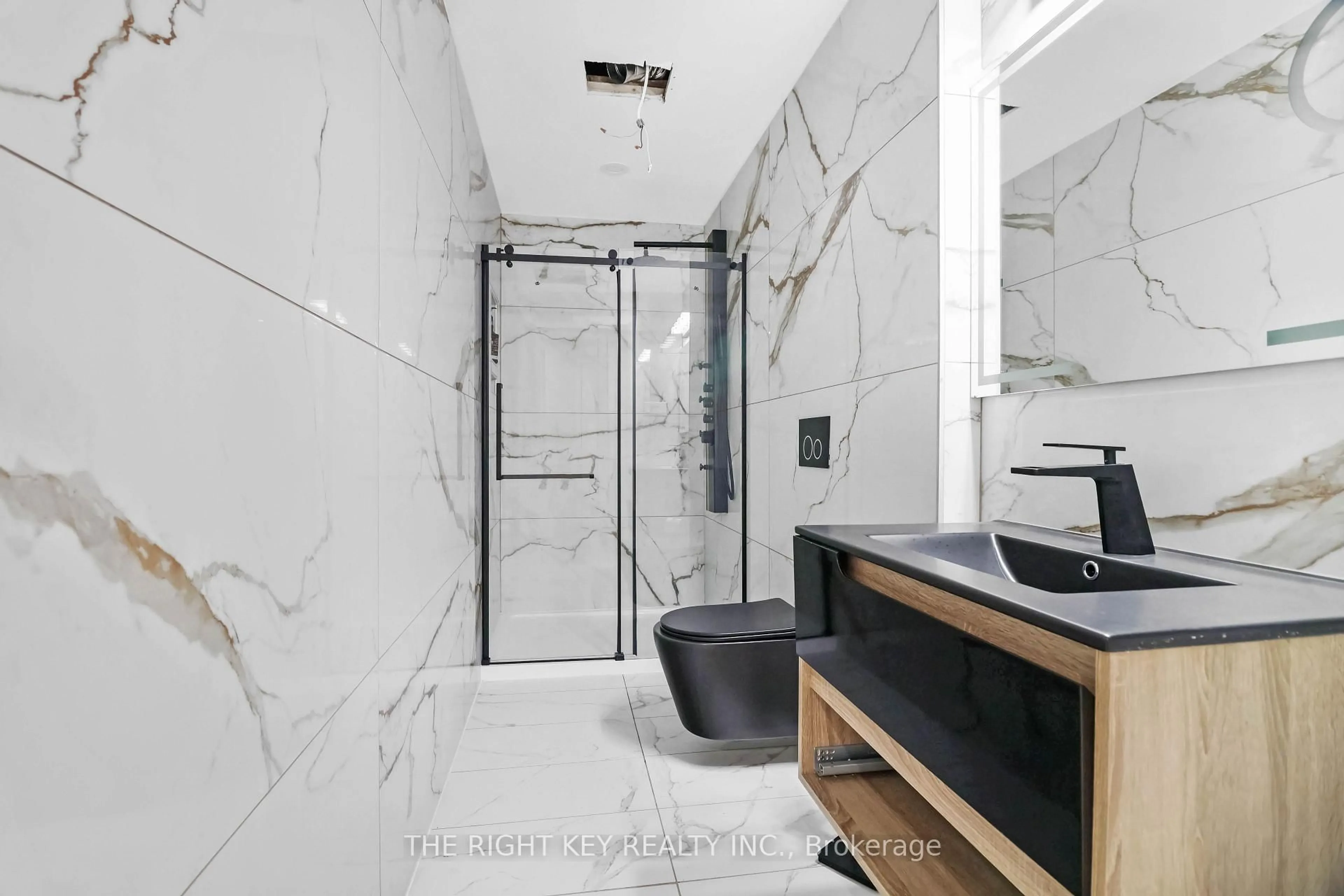 Contemporary bathroom, ceramic/tile floor for 4540 Kelly Farm Dr, Ottawa Ontario K1X 0E8