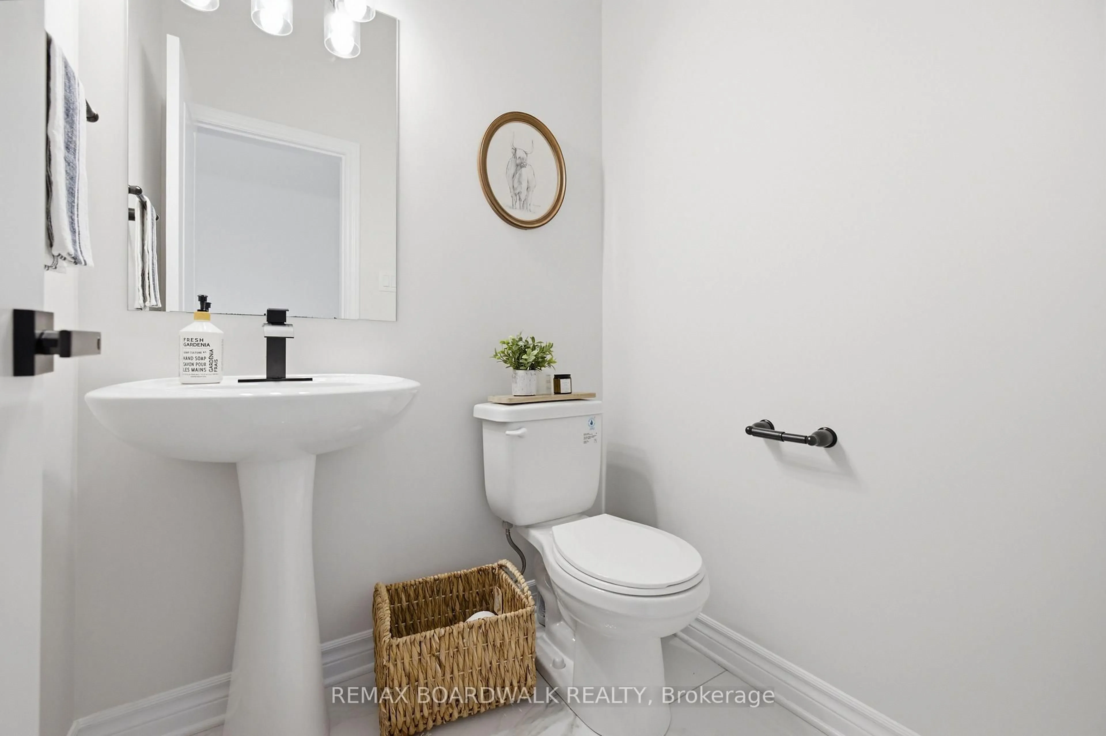 Standard bathroom, ceramic/tile floor for 102 Patchell Pl, North Grenville Ontario K0G 1J0