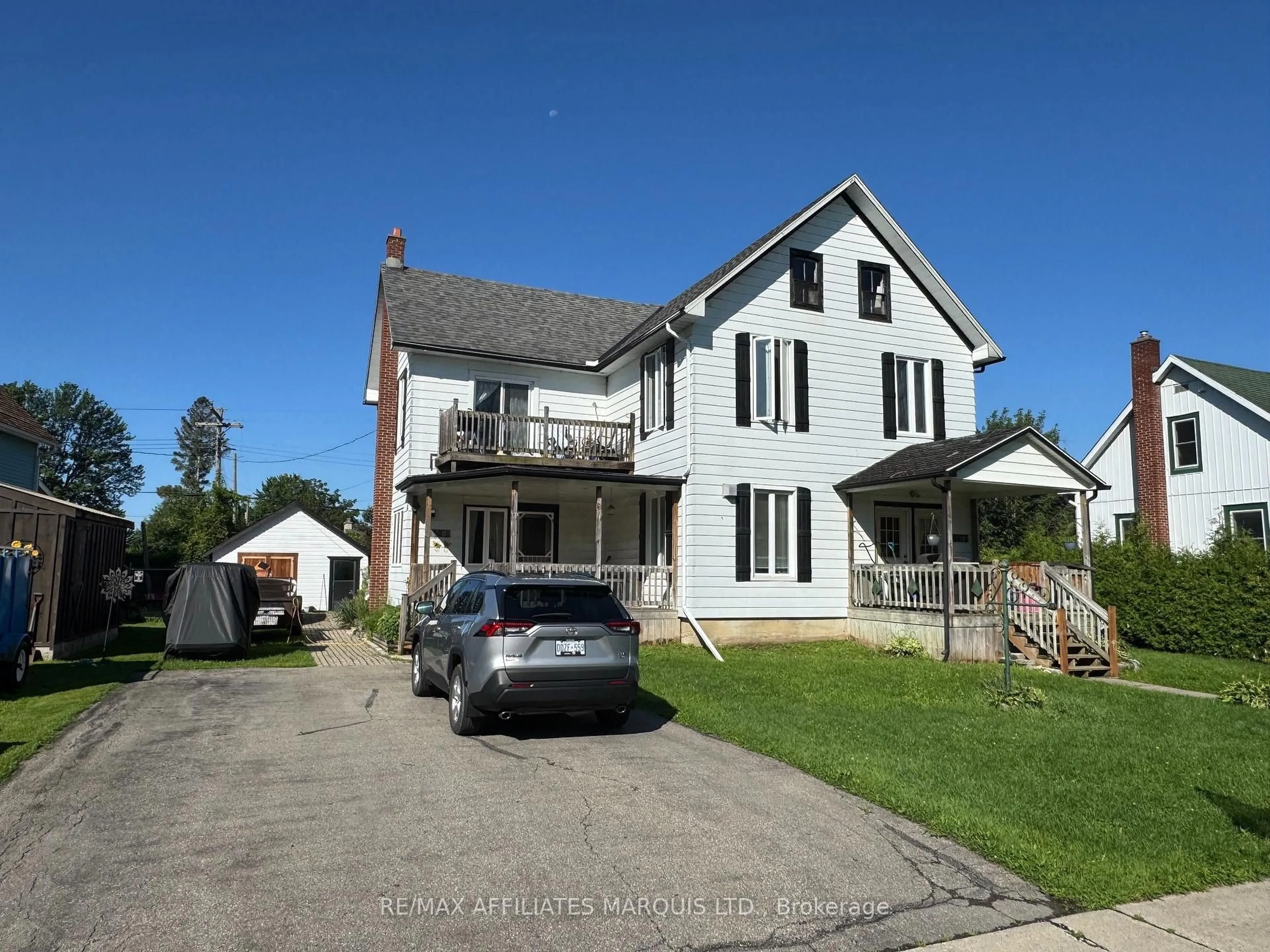 A pic from outside/outdoor area/front of a property/back of a property/a pic from drone, street for 38 Laurier Dr, South Dundas Ontario K0C 1X0