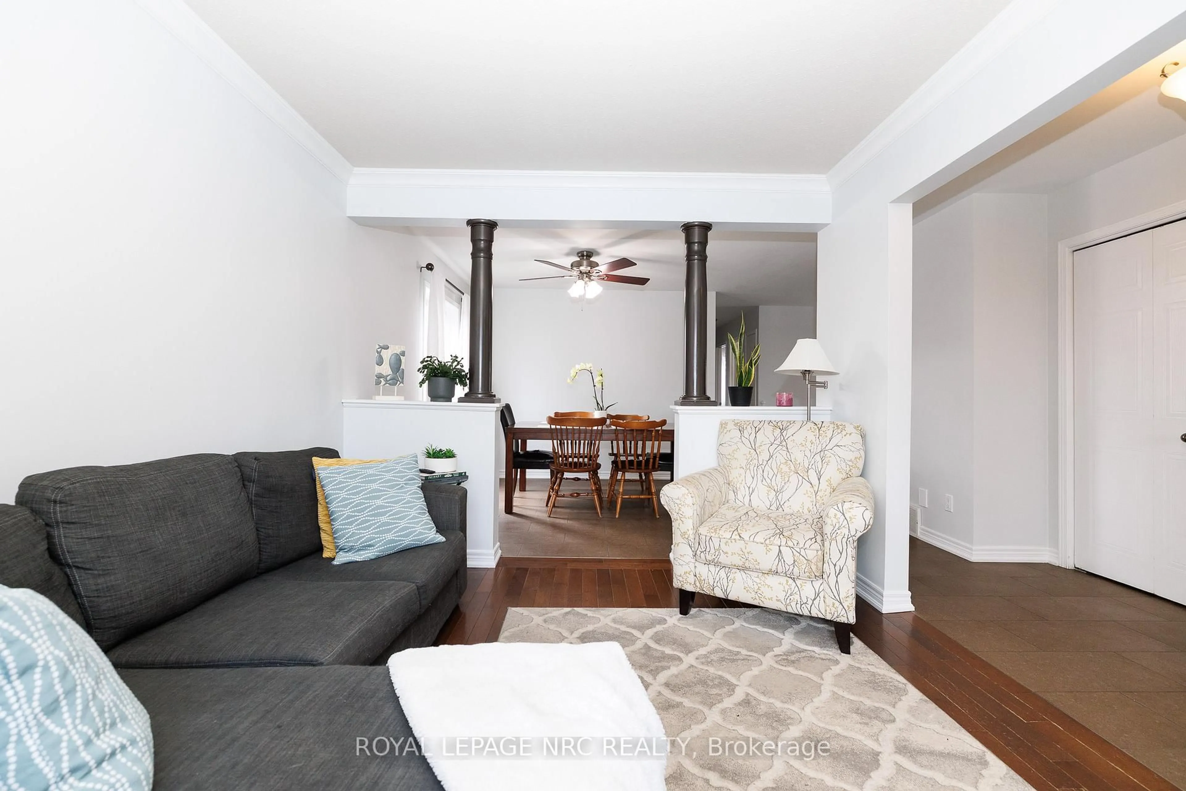 Living room with furniture, unknown for 16 Leonard Dr, St. Catharines Ontario L2S 3V2