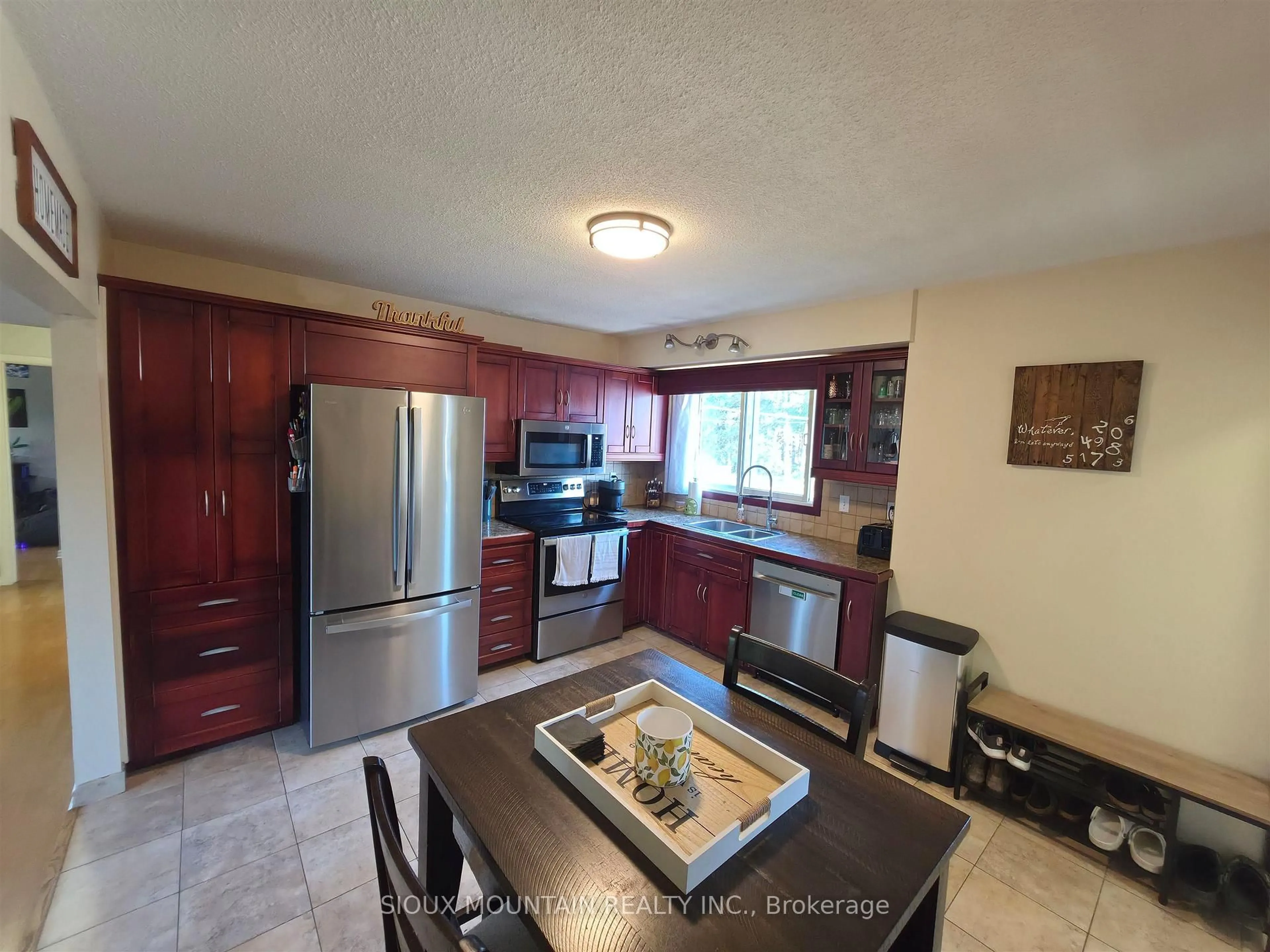 Unknown for 46 Curtis Street, Sioux Lookout Ontario P8T 1G8