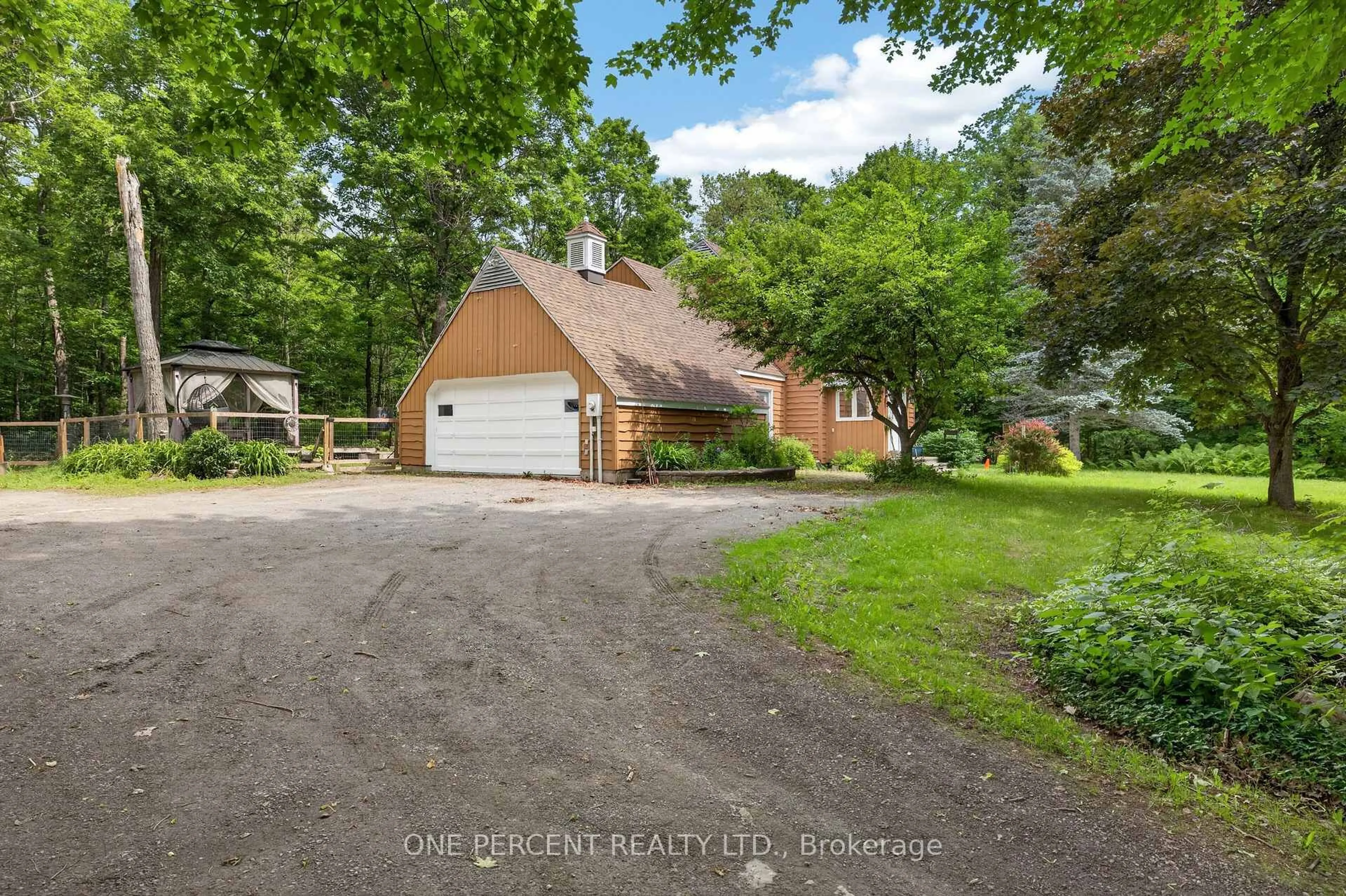 A pic from outside/outdoor area/front of a property/back of a property/a pic from drone, street for 1054 Wolf Grove Rd, Almonte Ontario K0A 1A0
