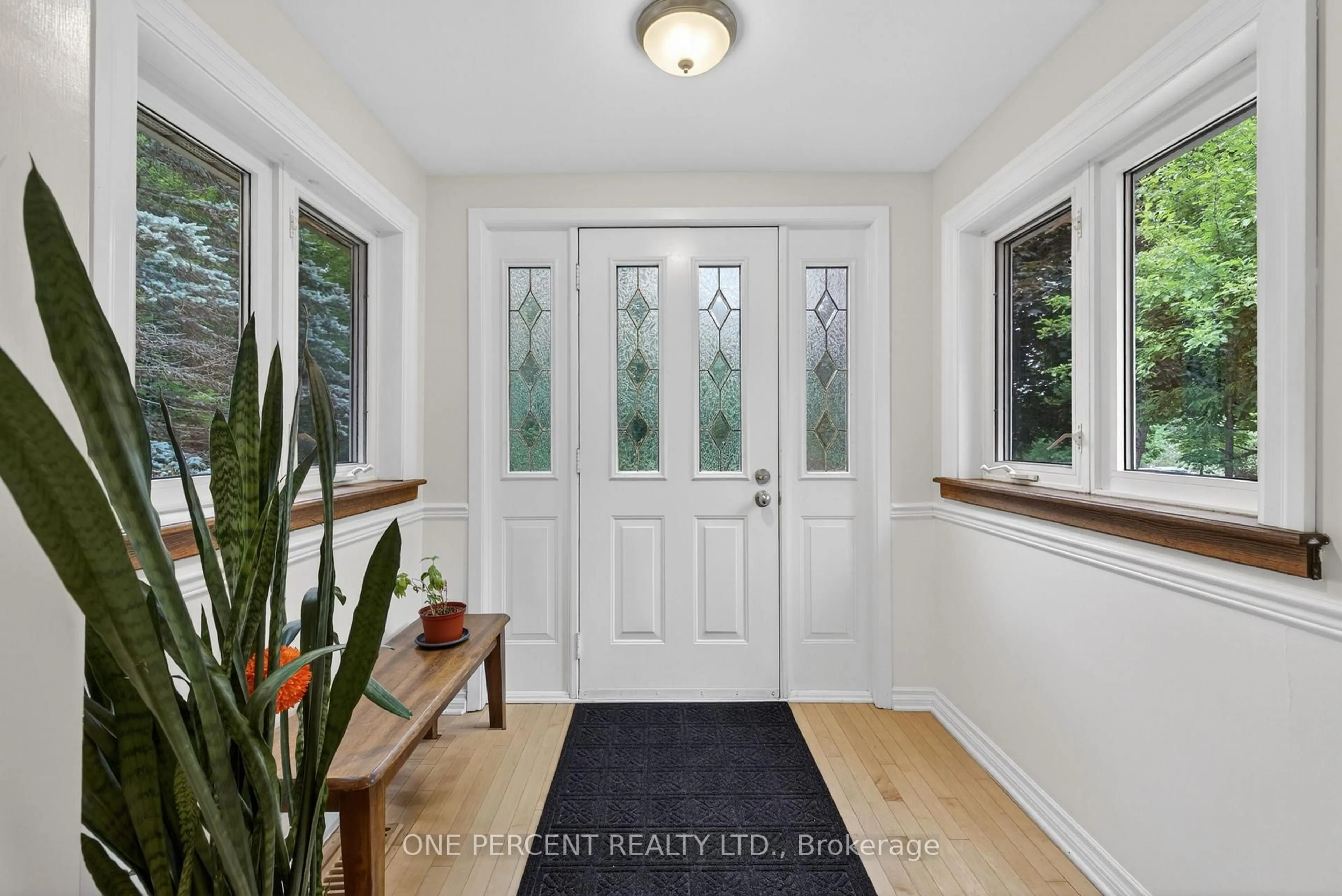 Indoor entryway for 1054 Wolf Grove Rd, Almonte Ontario K0A 1A0