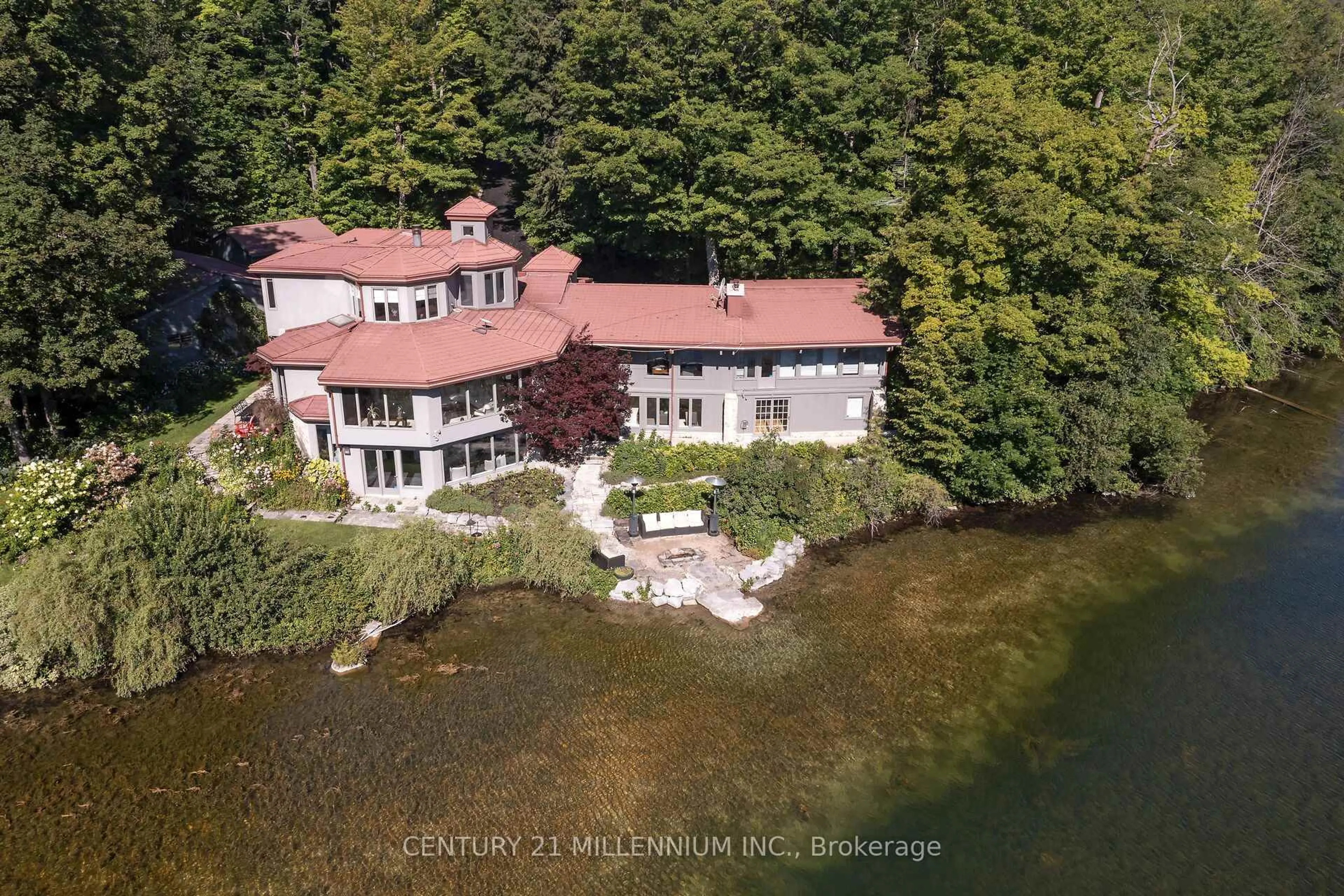 A pic from outside/outdoor area/front of a property/back of a property/a pic from drone, water/lake/river/ocean view for 9135 Sideroad 24 Sdrd, Erin Ontario N0B 1Z0