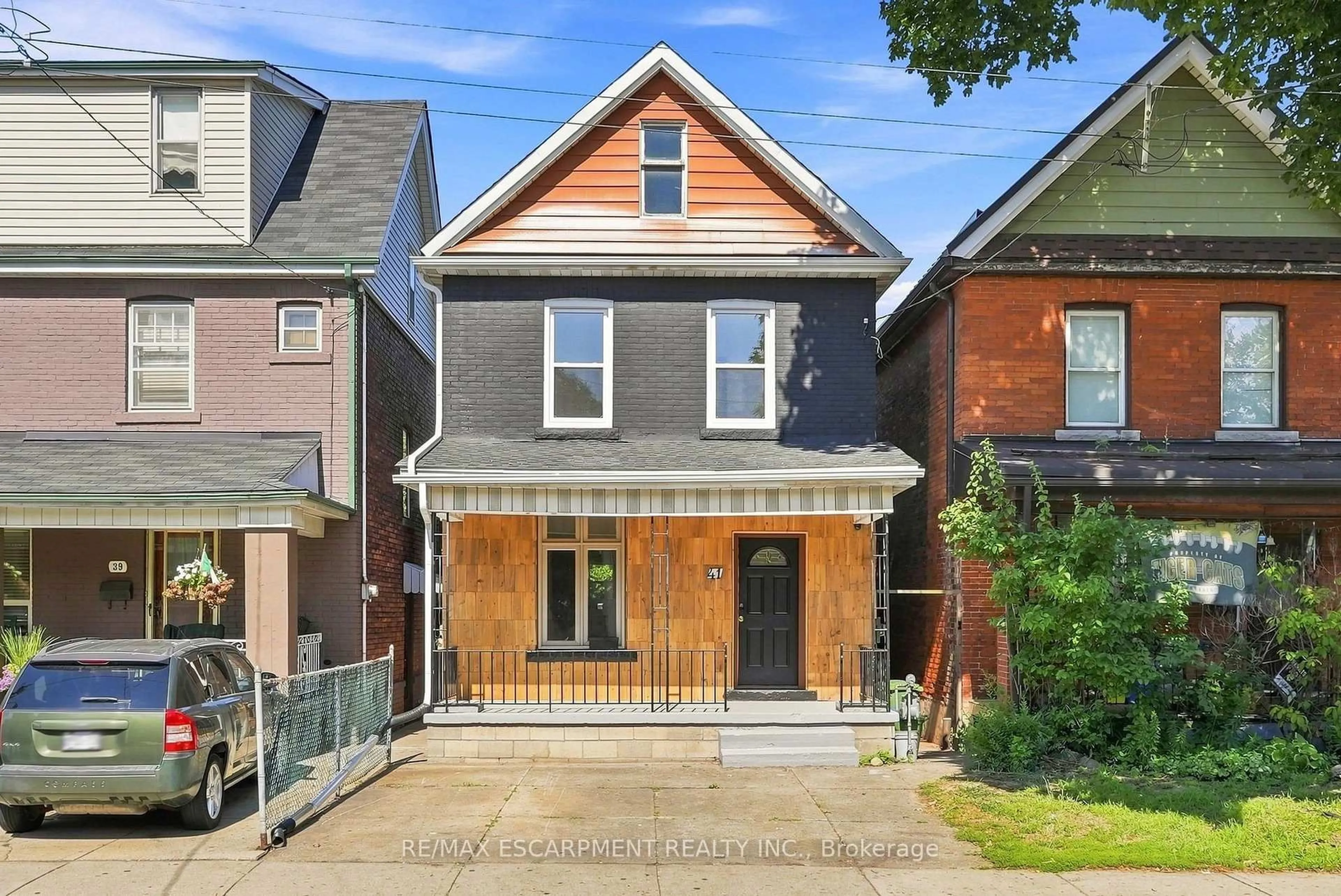 Home with brick exterior material, street for 41 BARNESDALE Ave, Hamilton Ontario L8L 6R7