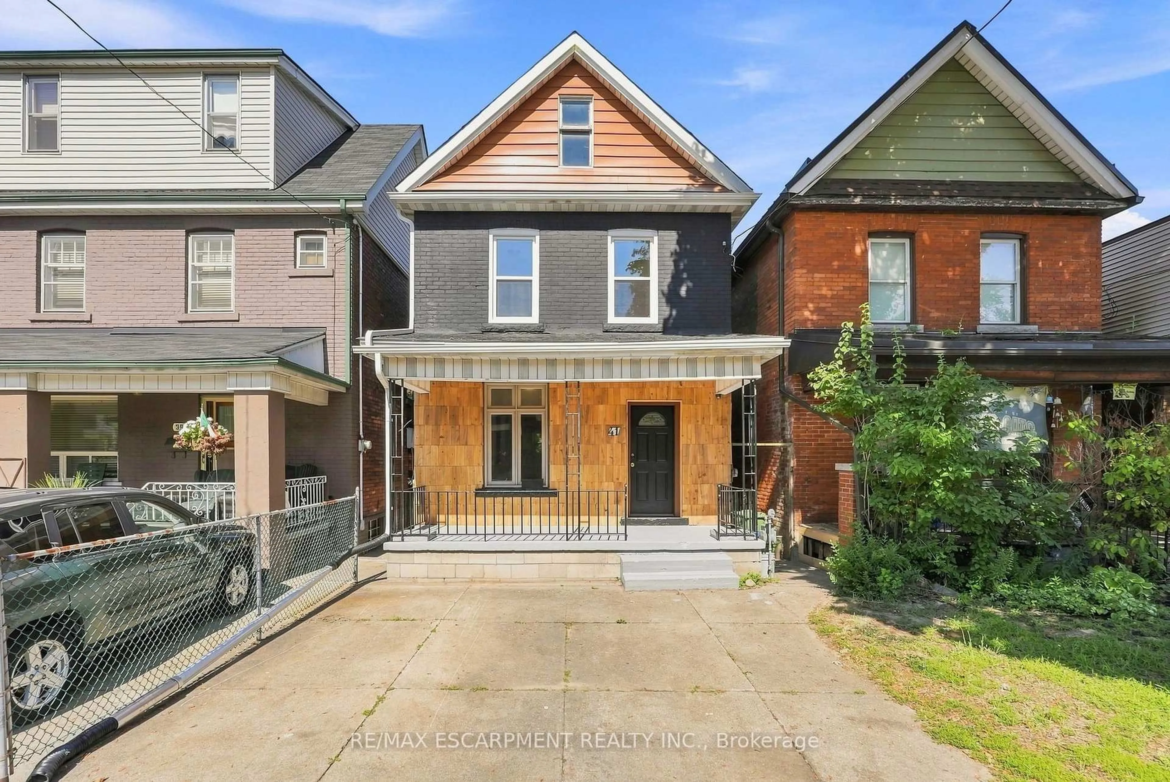 Home with brick exterior material, street for 41 BARNESDALE Ave, Hamilton Ontario L8L 6R7