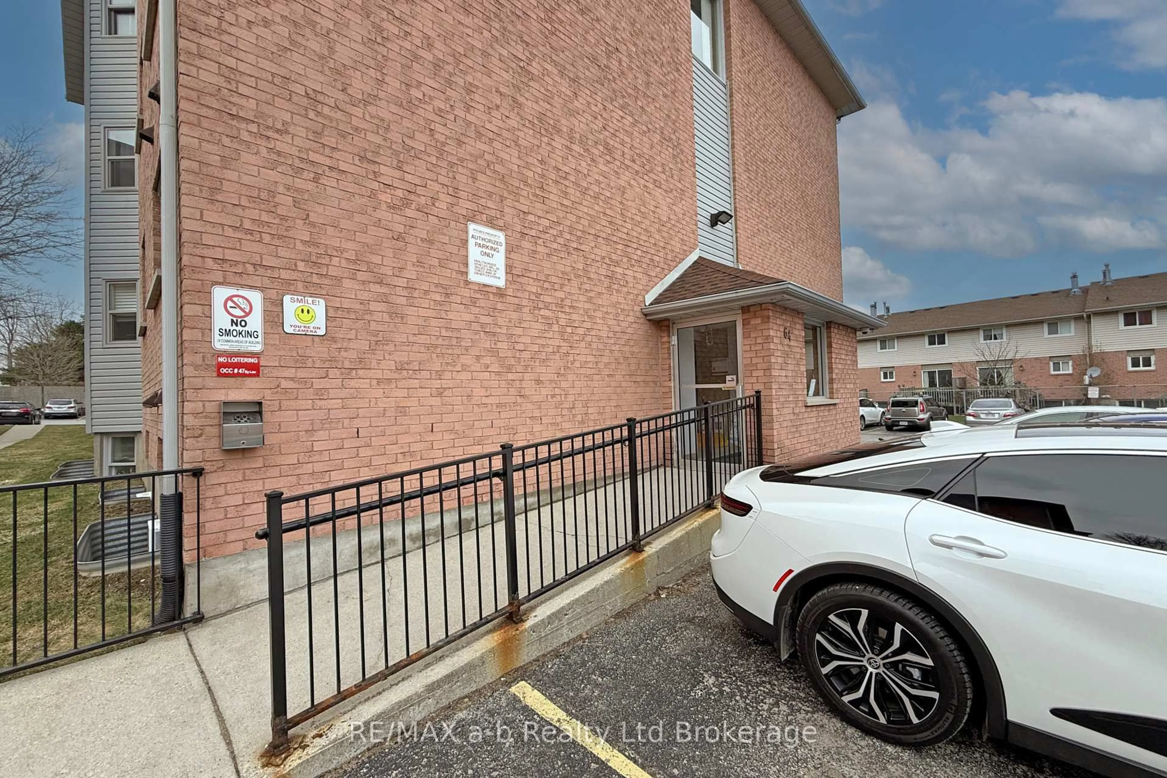 A pic from outside/outdoor area/front of a property/back of a property/a pic from drone, street for 64 Hiawatha Rd #36, Woodstock Ontario N4T 1P4