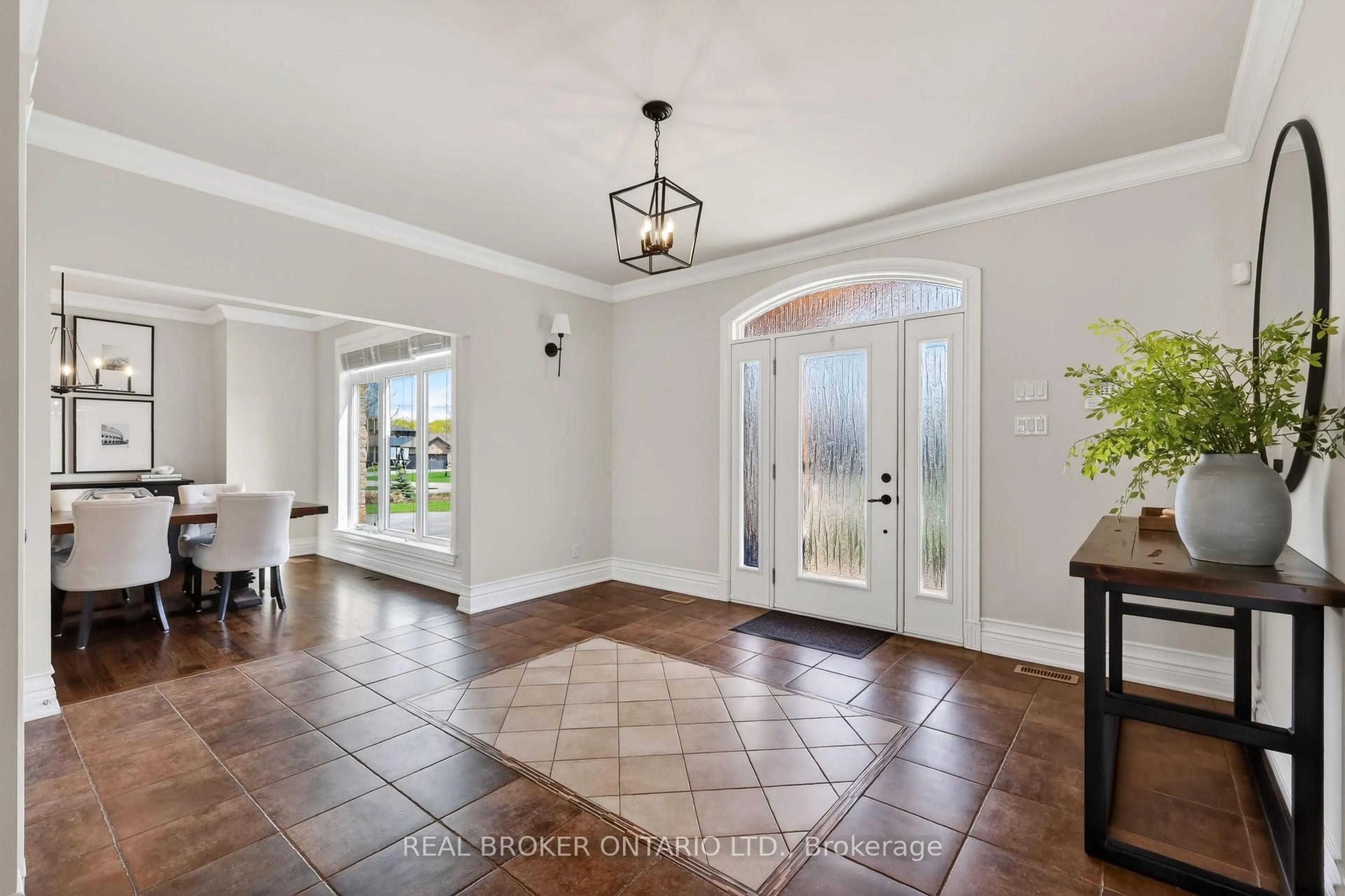 Indoor entryway for 465 Lockmaster Cres, Ottawa Ontario K4M 1L9