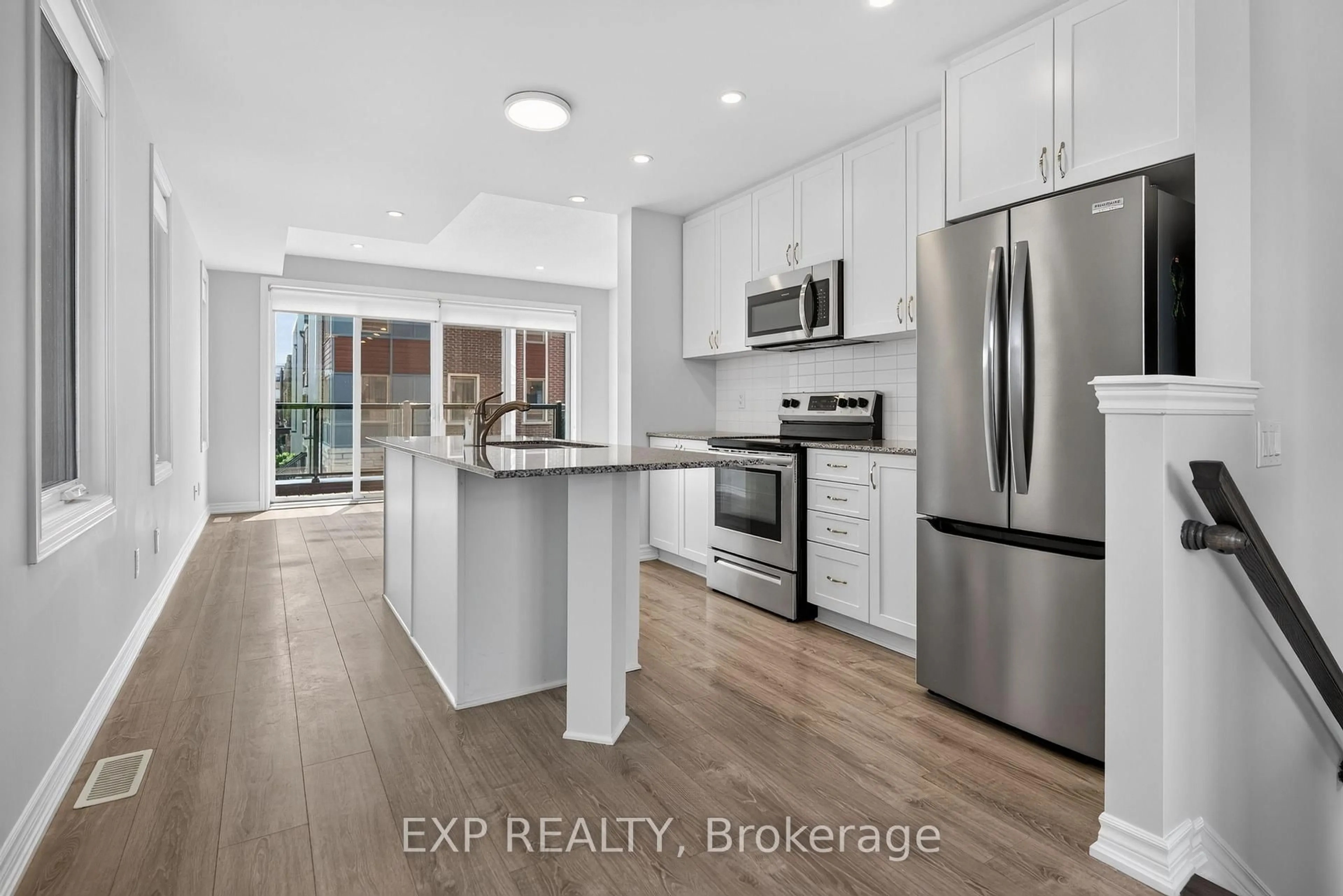 Open concept kitchen, ceramic/tile floor for 1440 HEMLOCK Rd, Ottawa Ontario K1K 4B9