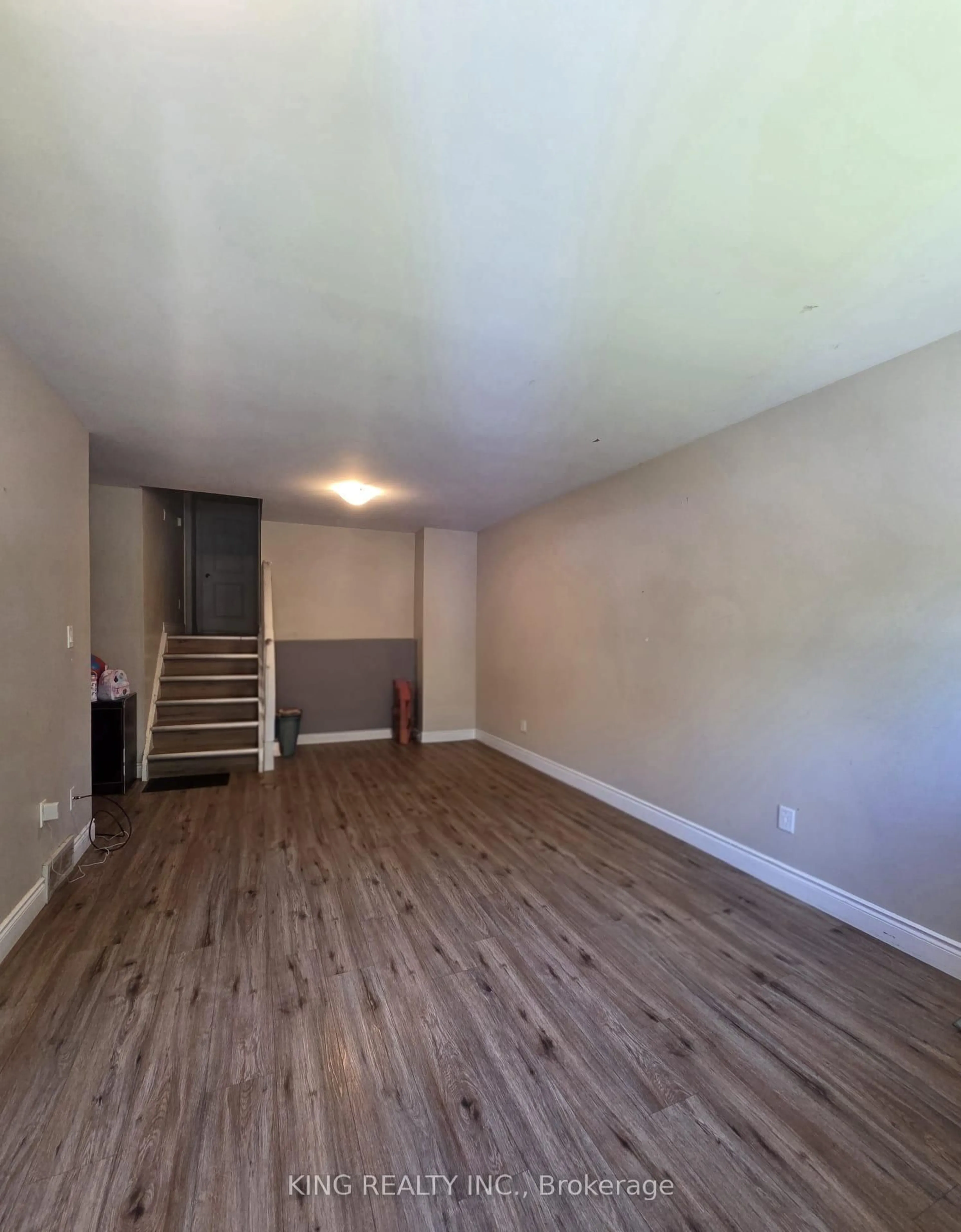 A pic of a room for 287 PORTSMOUTH Cres, London East Ontario N5V 4E1