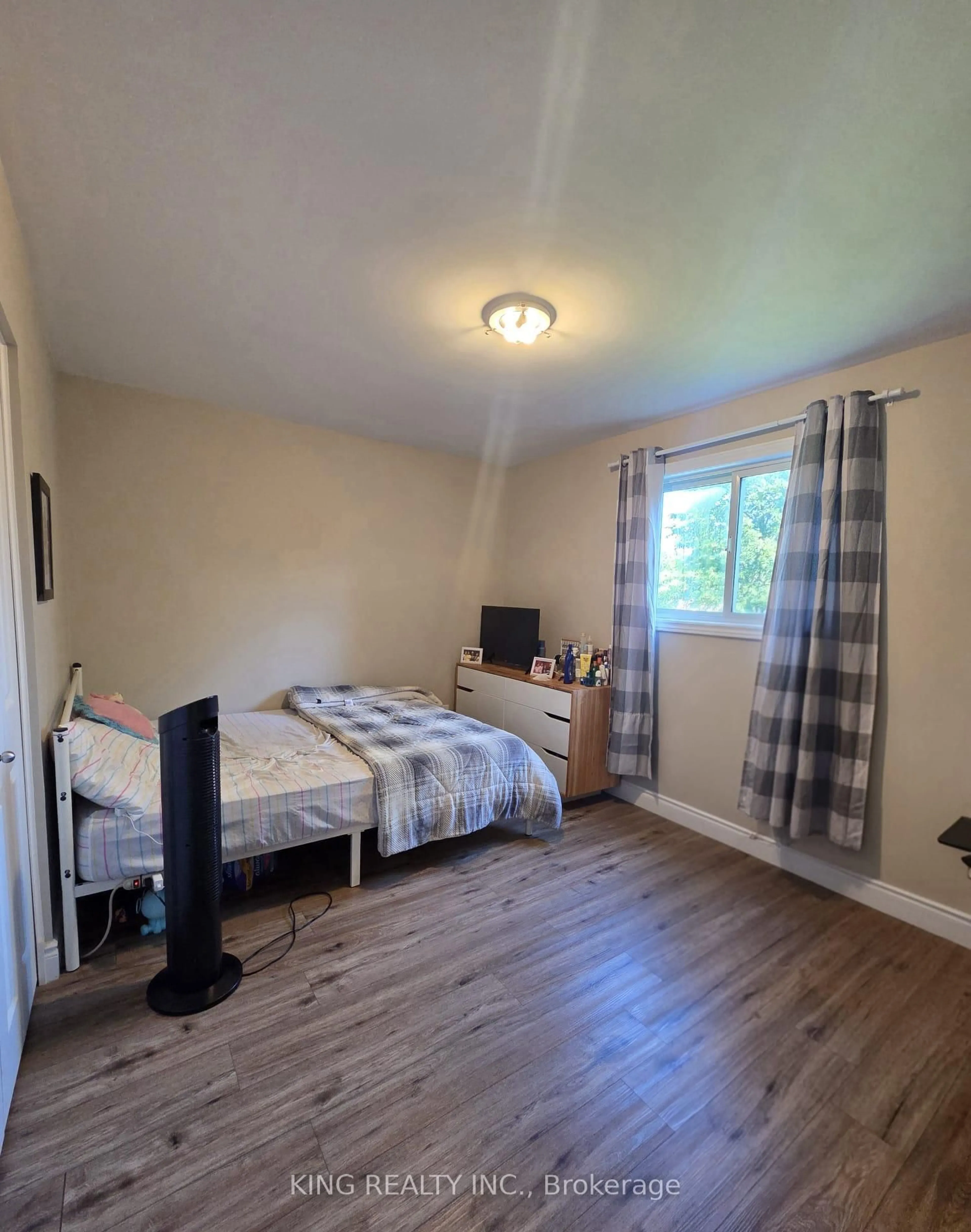 A pic of a room for 287 PORTSMOUTH Cres, London East Ontario N5V 4E1