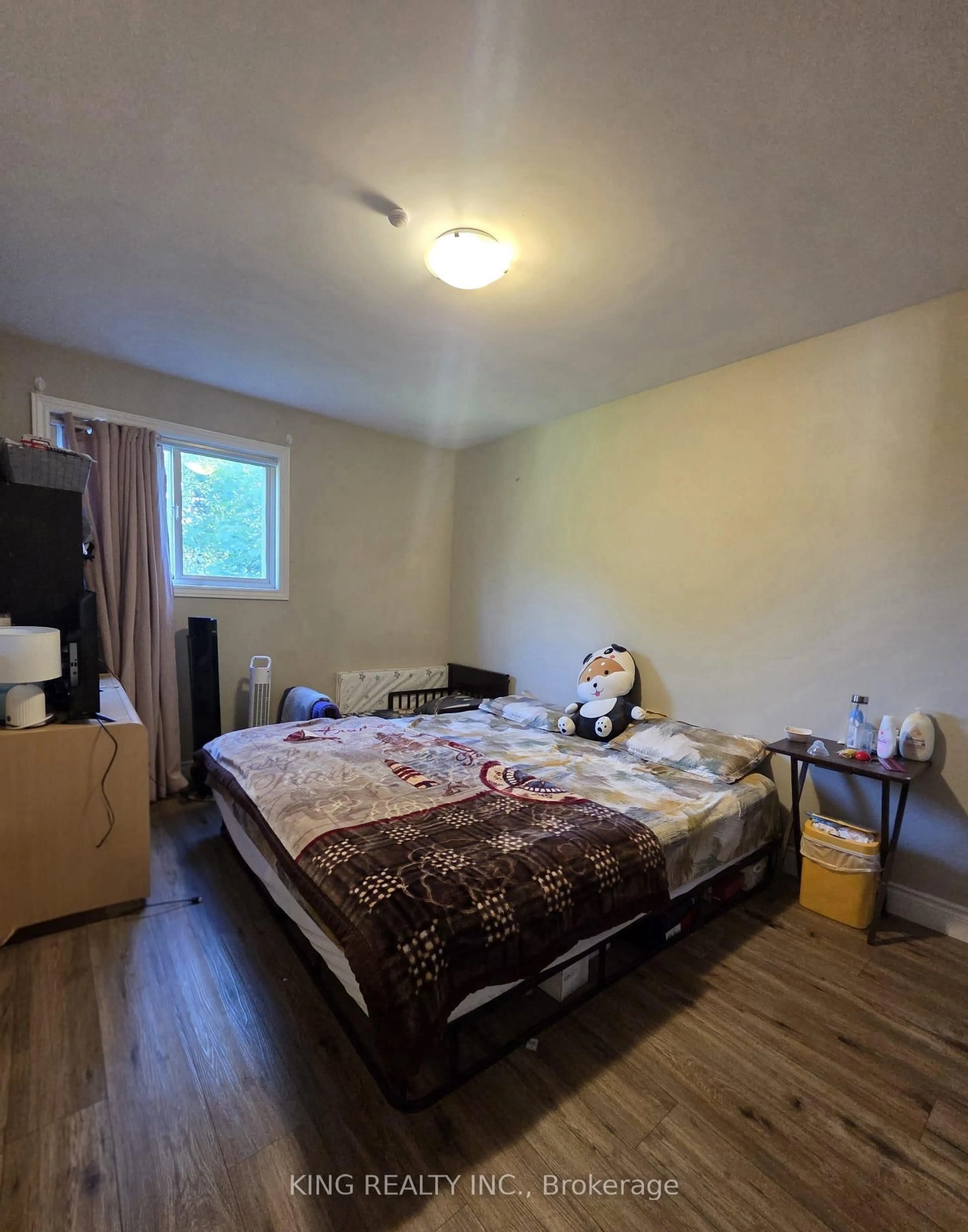 A pic of a room for 287 PORTSMOUTH Cres, London East Ontario N5V 4E1