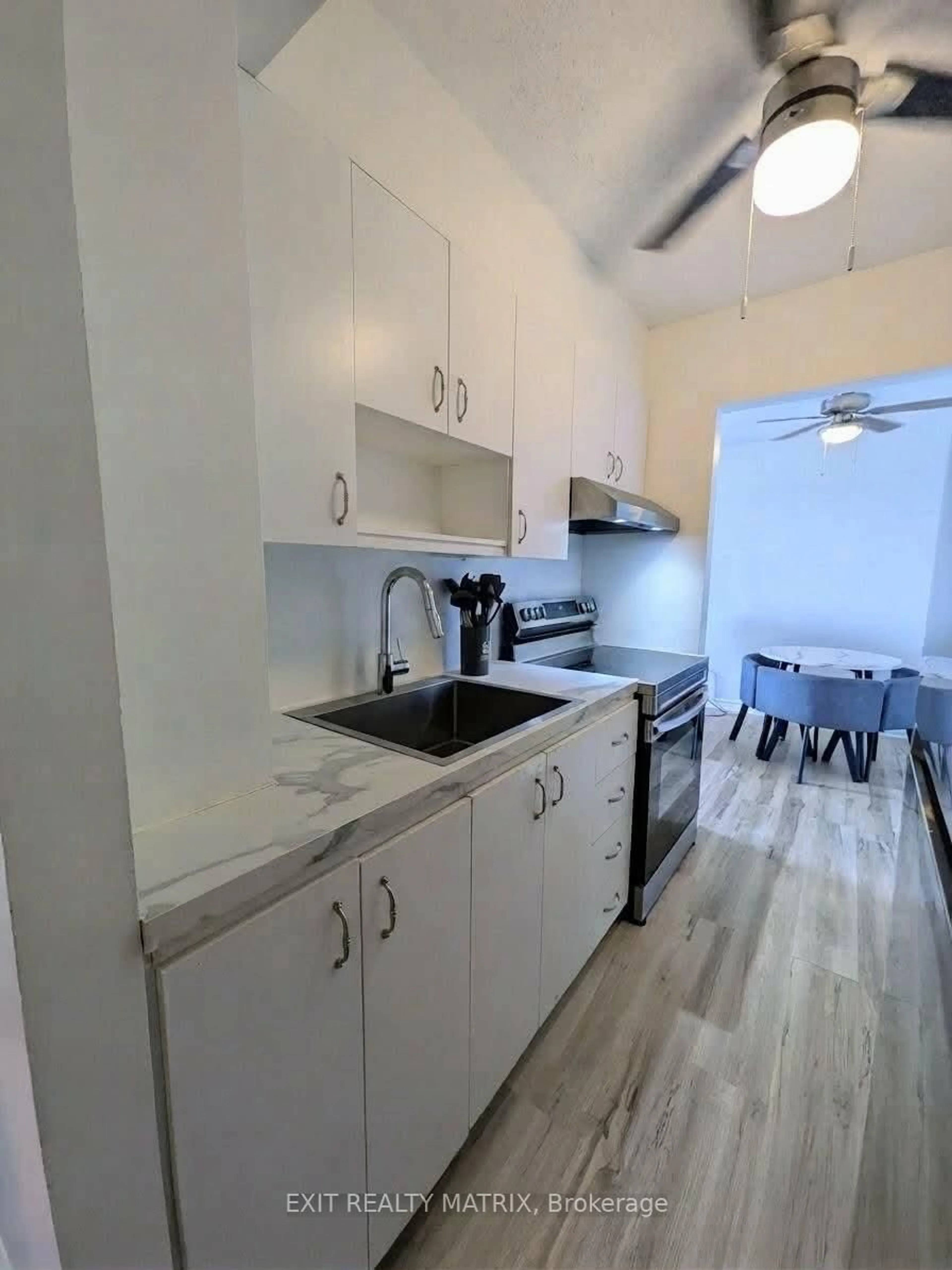 Standard kitchen, unknown for 2041 Arrowsmith Dr #402C, Ottawa Ontario K1J 7V7