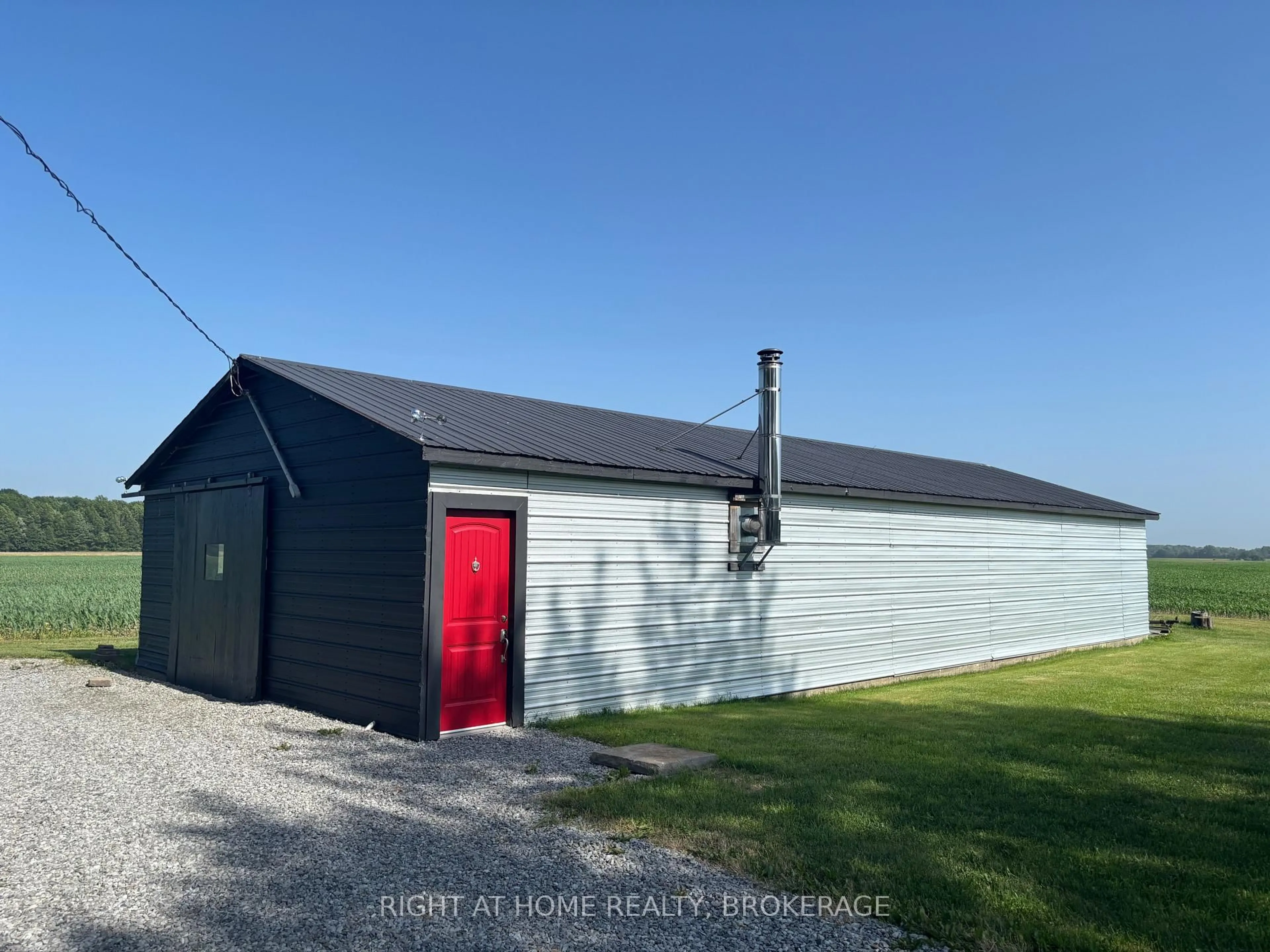 A pic from outside/outdoor area/front of a property/back of a property/a pic from drone, building for 720 Webber Rd, Pelham Ontario L0S 1C0