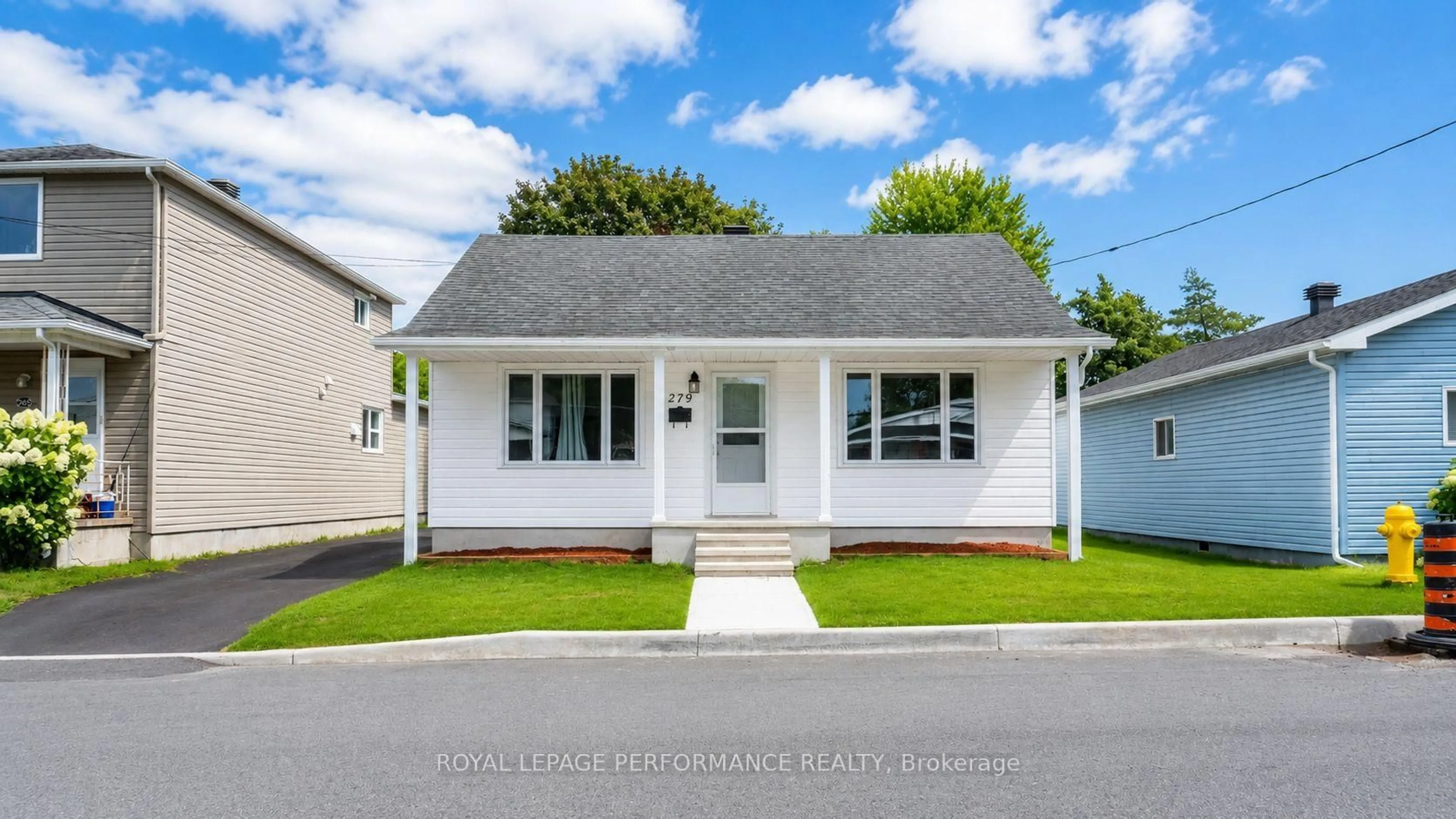 Home with vinyl exterior material, street for 279 Catherine St, Hawkesbury Ontario K6A 1Z7