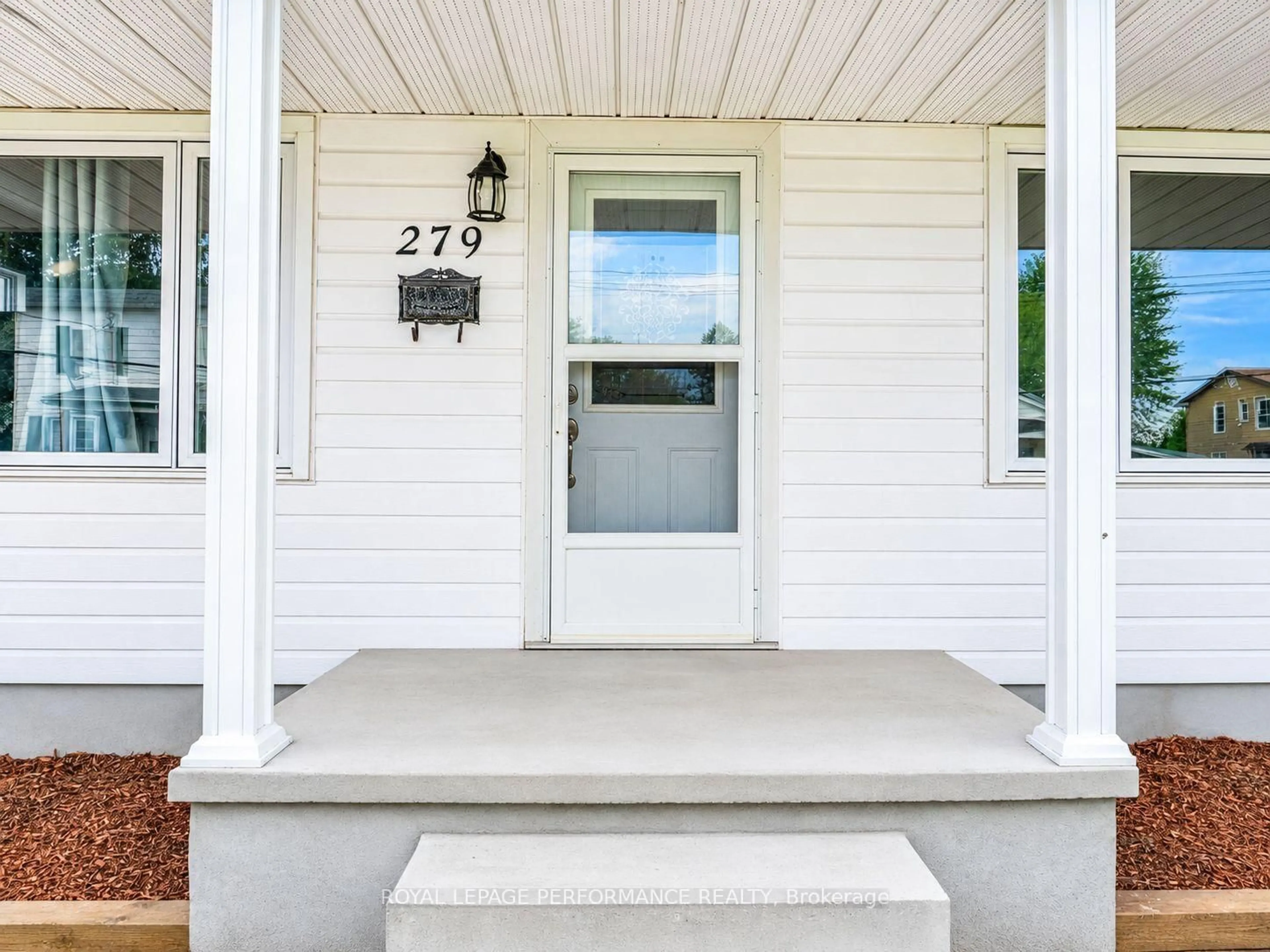 Home with vinyl exterior material, street for 279 Catherine St, Hawkesbury Ontario K6A 1Z7