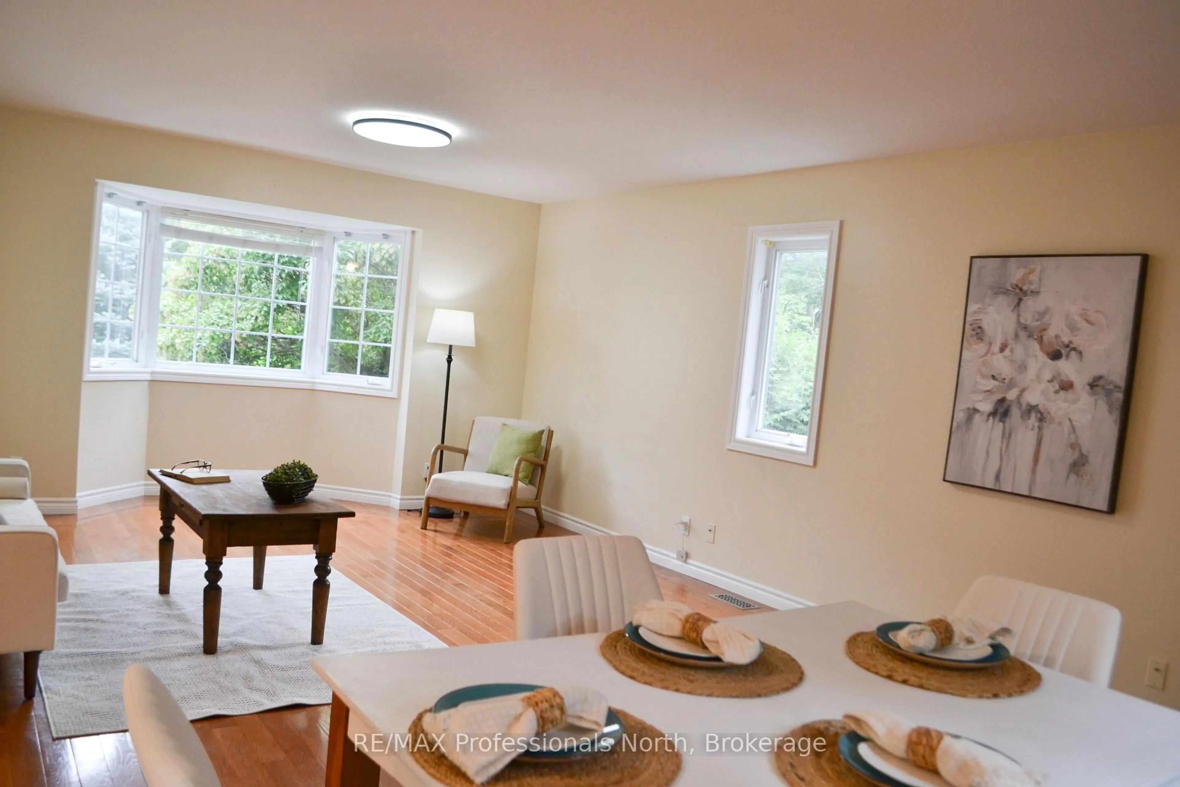 Dining room, unknown for 18 Heritage Cres, Huntsville Ontario P1H 1S9