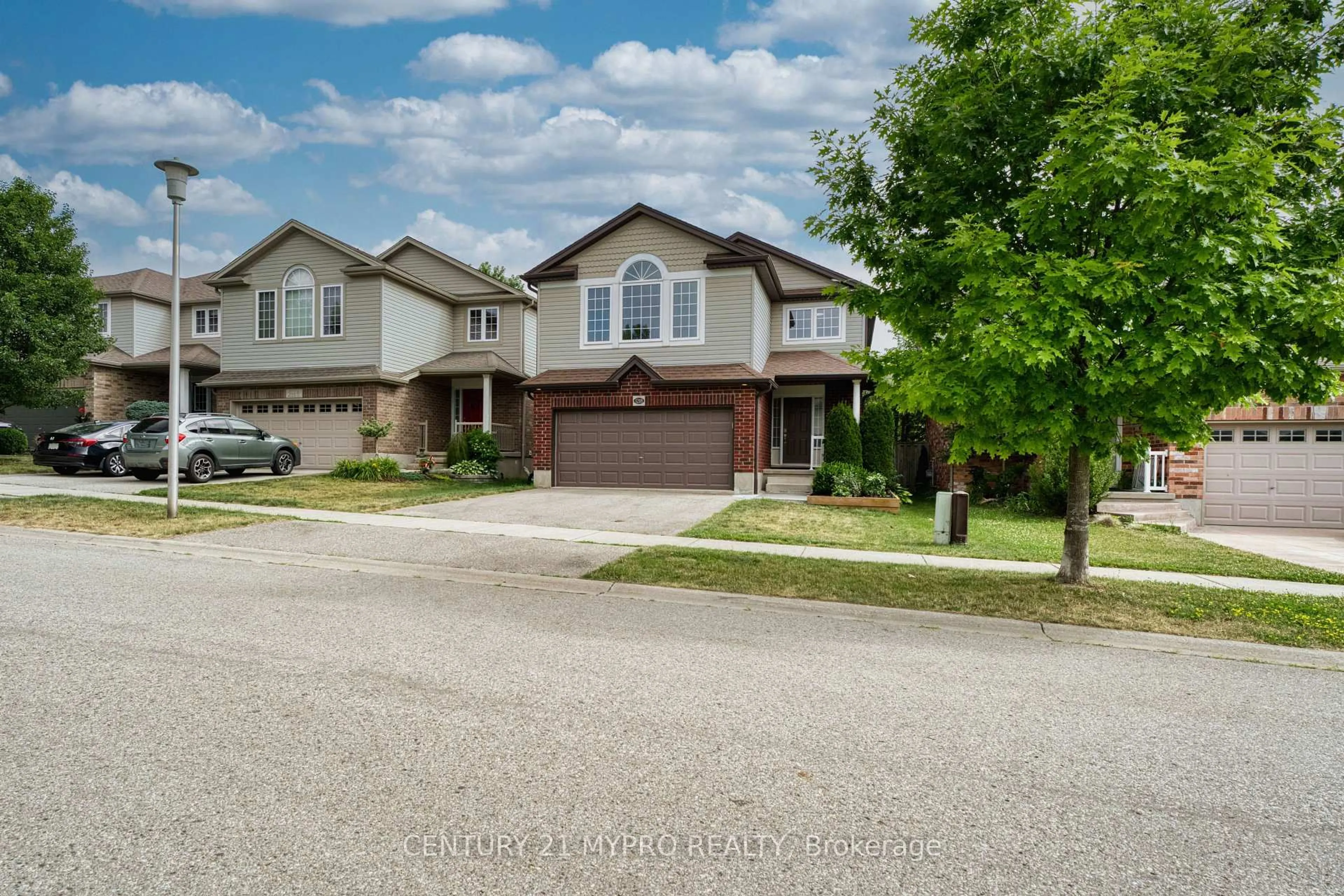 A pic from outside/outdoor area/front of a property/back of a property/a pic from drone, street for 1218 Baird St, London North Ontario N6H 0G5