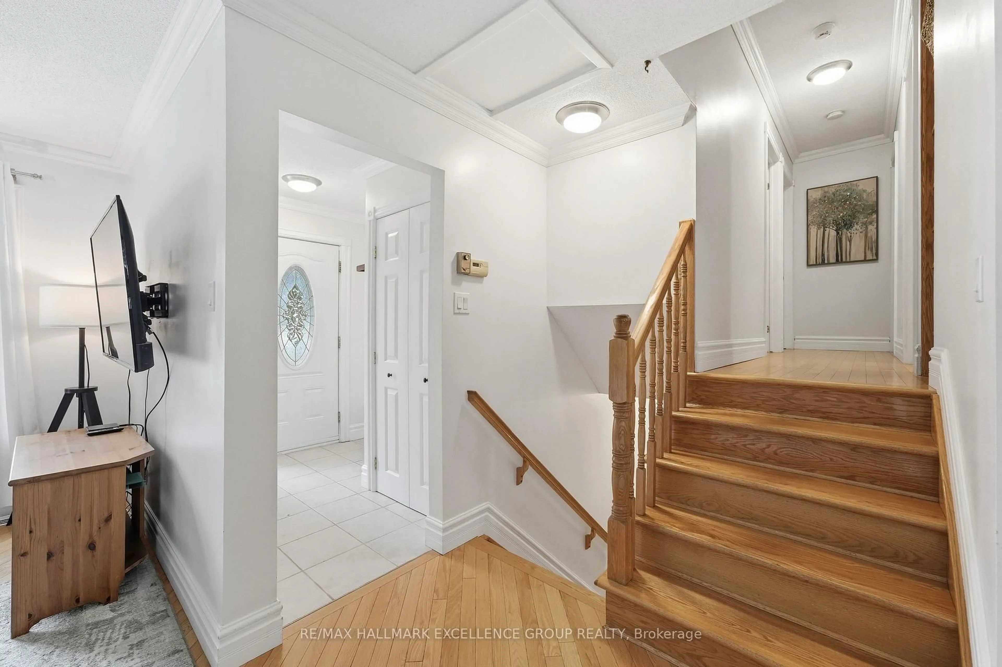 Indoor foyer for 495 Dalrymple Dr, Clarence-Rockland Ontario K4K 1G6