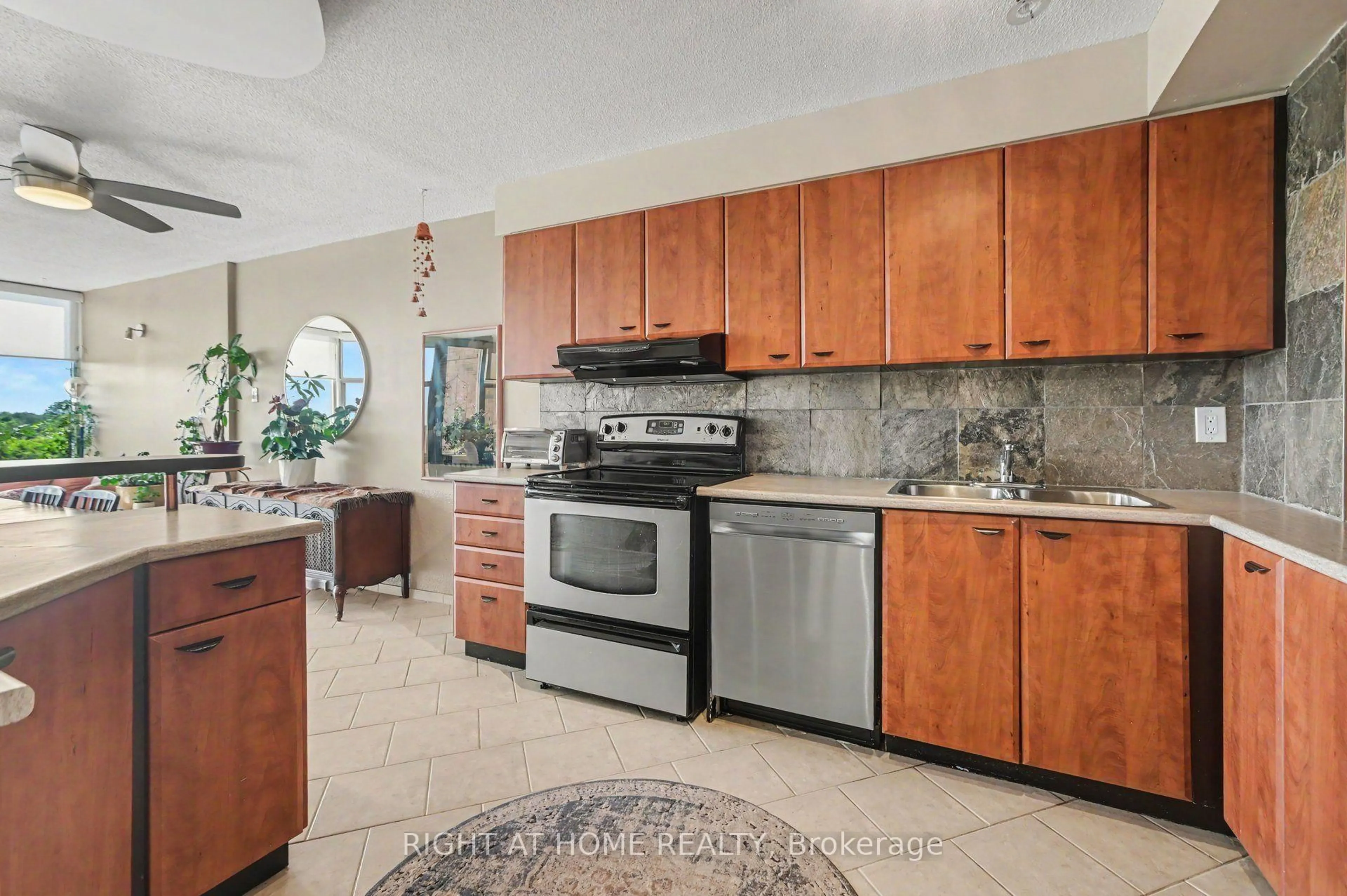 Standard kitchen, ceramic/tile floor for 2759 Carousel Cres #701, Ottawa Ontario K1T 2N5