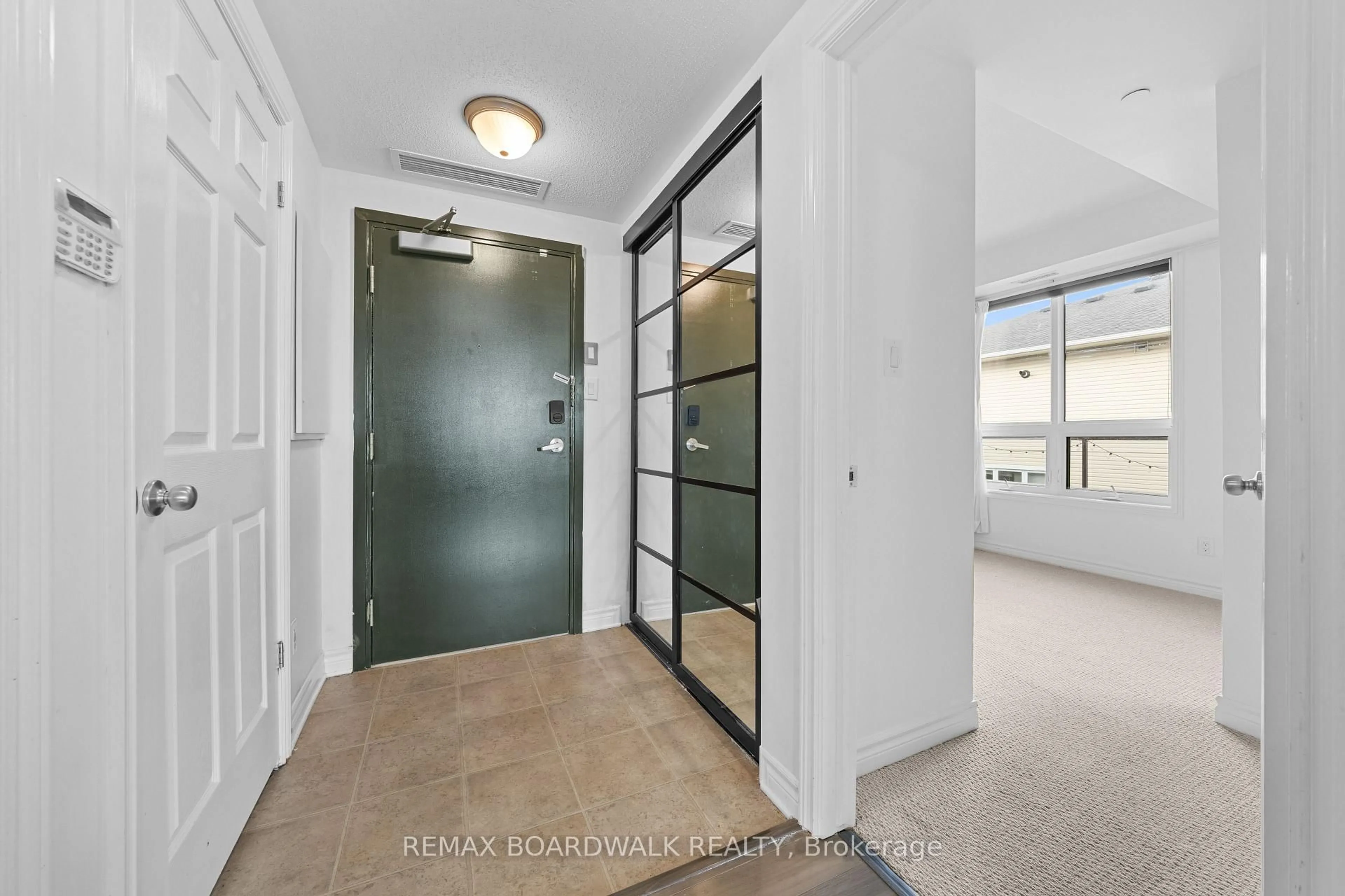 Indoor entryway for 760 Chapman Mills Dr #302, Ottawa Ontario K2J 3V2