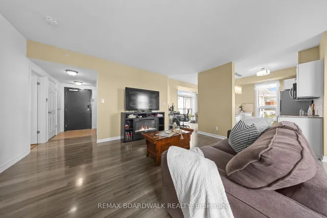 760 Chapman Mills Dr #302, Ottawa 3