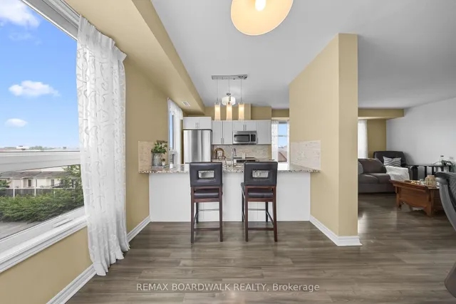 760 Chapman Mills Dr #302, Ottawa 4