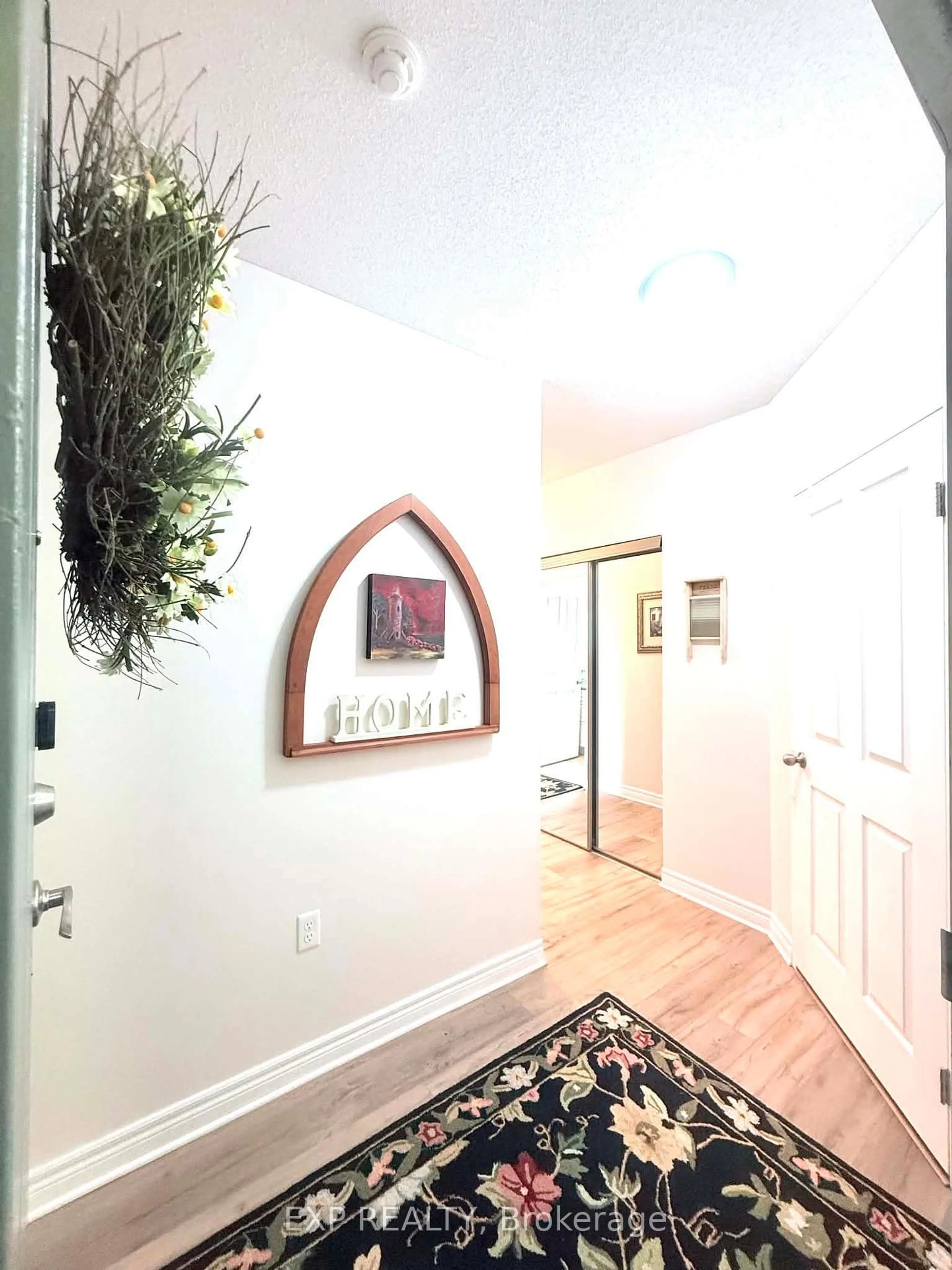 Indoor entryway for 353 Commissioners Rd #304, London South Ontario N6J 0A3