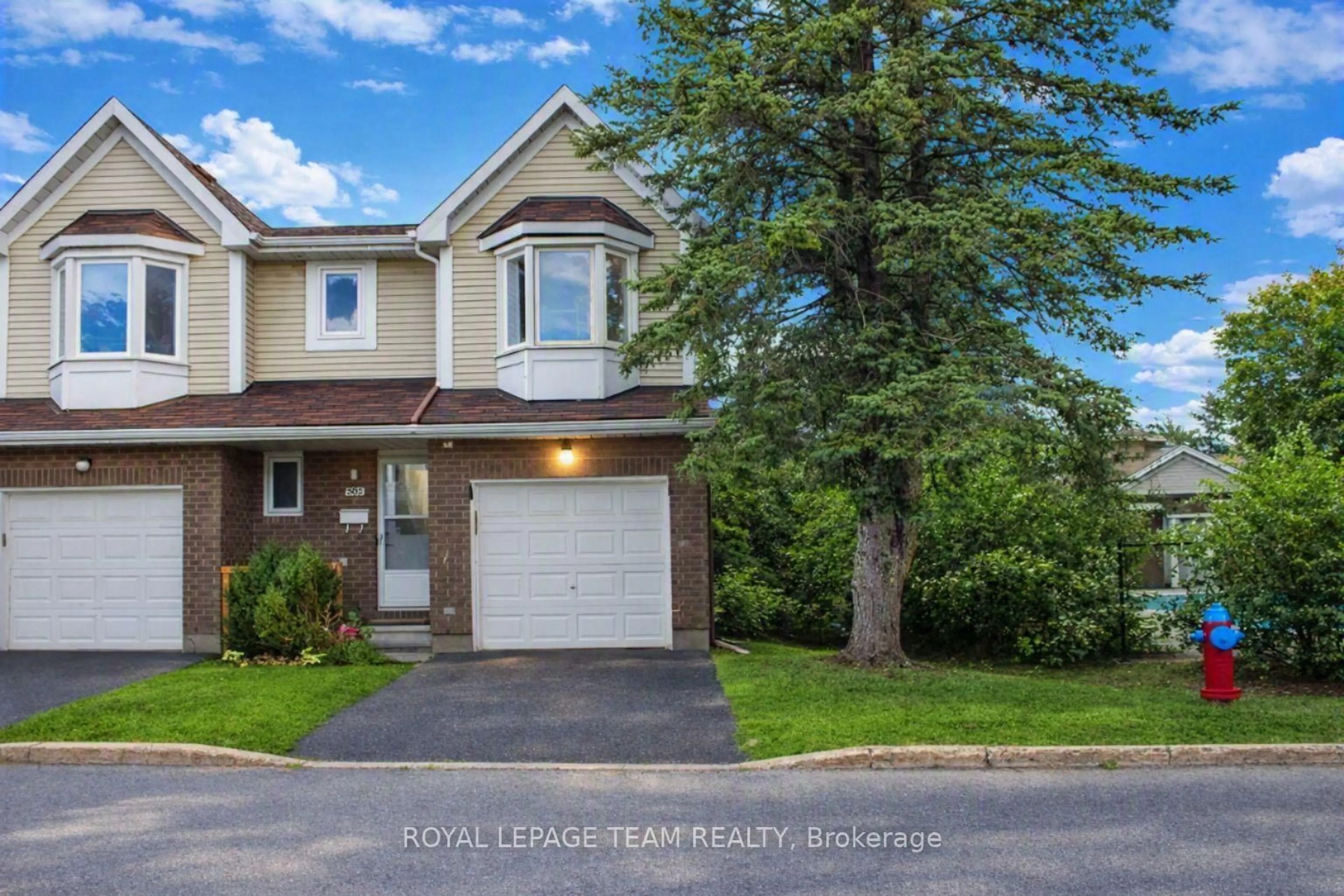 Home with vinyl exterior material, street for 503 Sidney Dr, Ottawa Ontario K4A 2W6