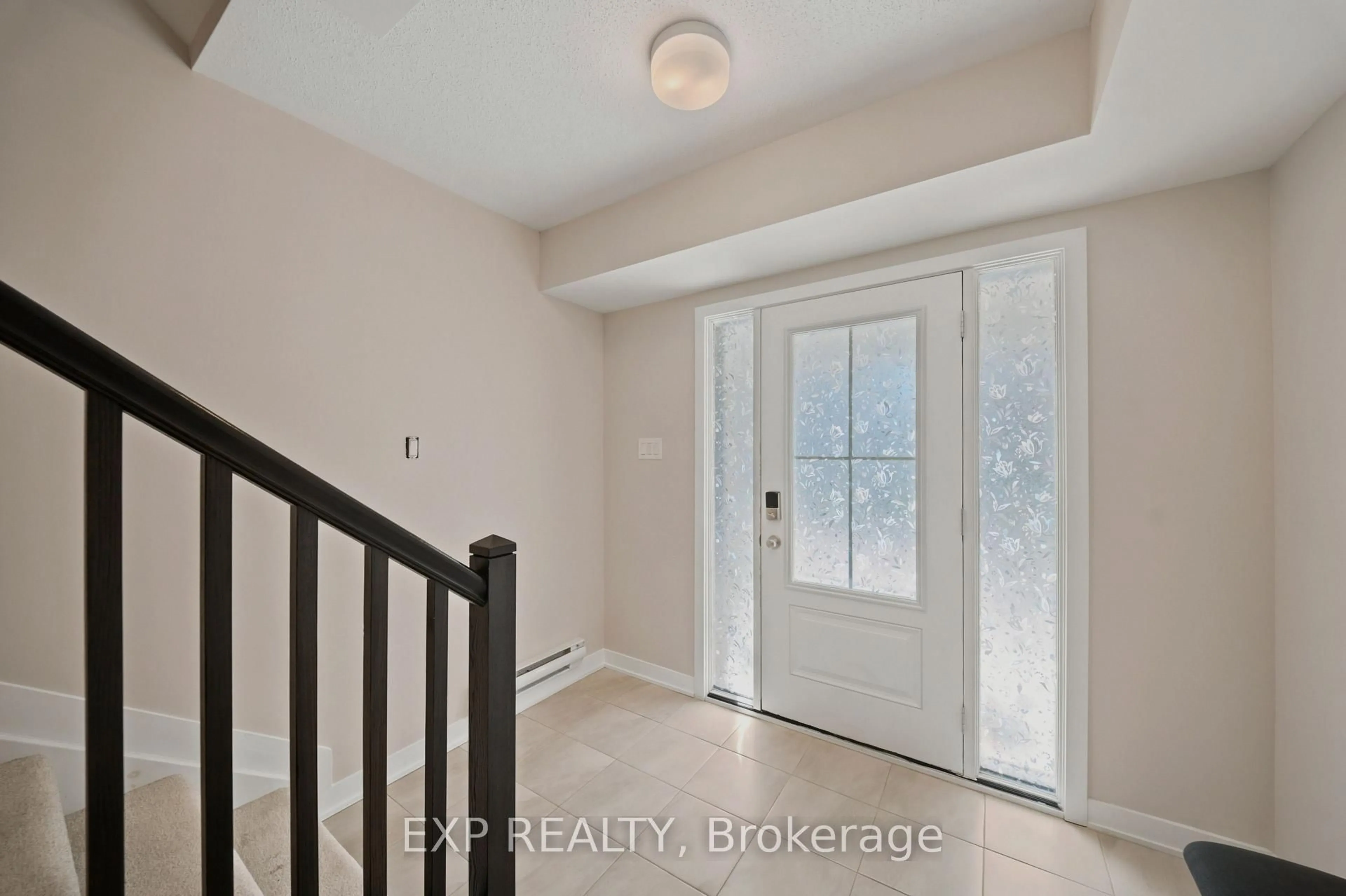 Indoor entryway for 69 Lignite Private, Ottawa Ontario K2J 7J4